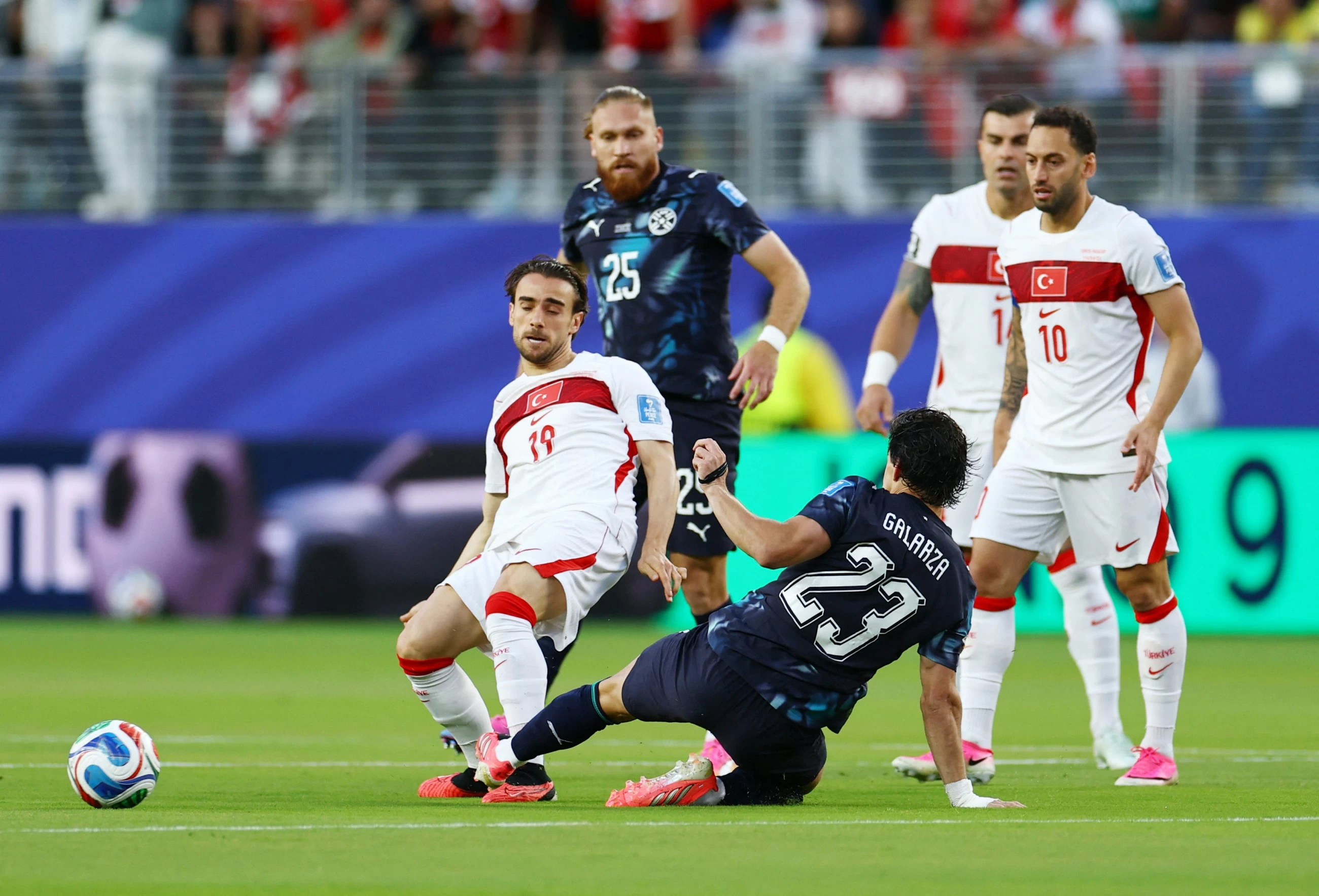 Ten-man Paraguay eliminate Turkey with never-say-die 1-0 win