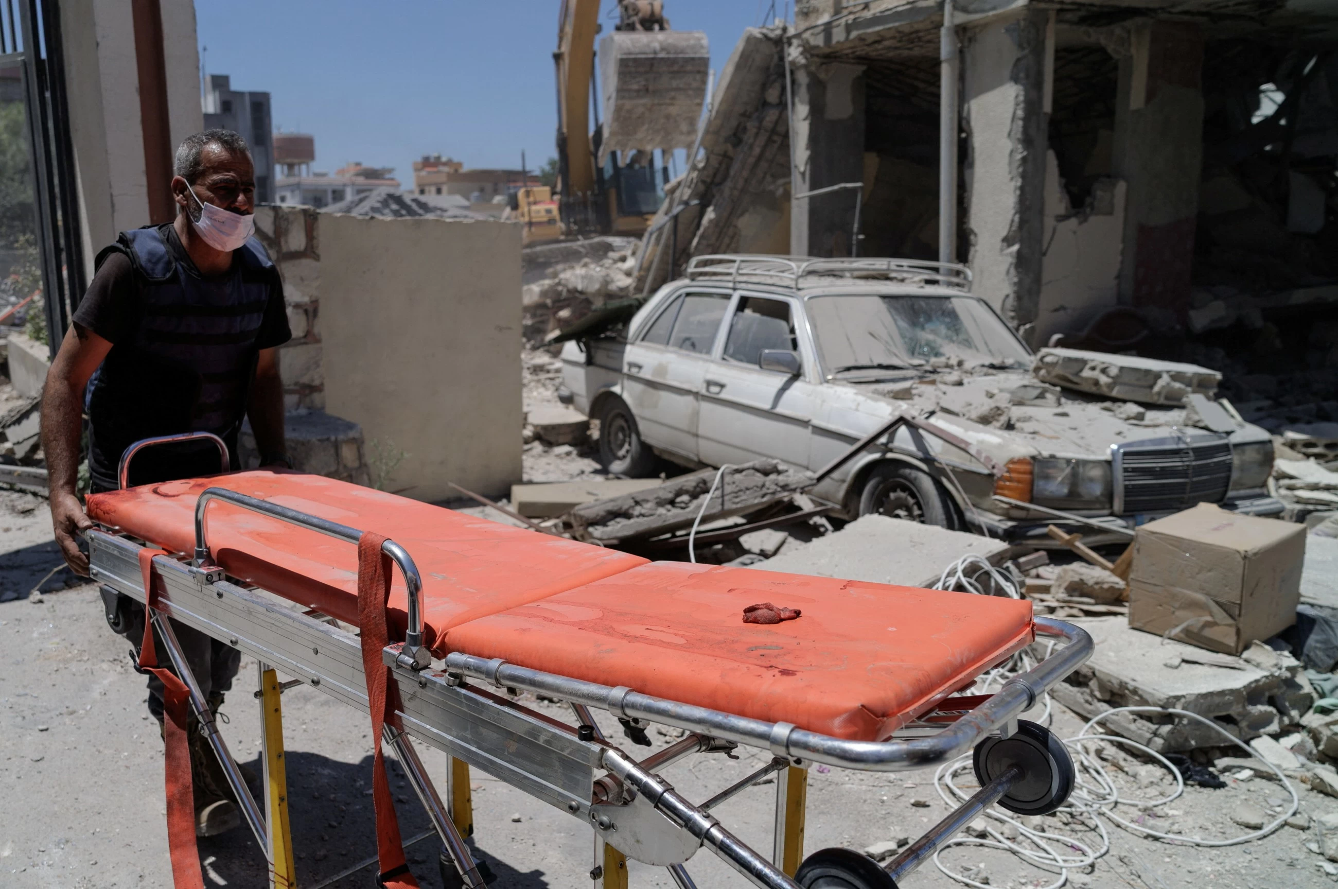 Israeli strikes kill 10 in Lebanon after truce
