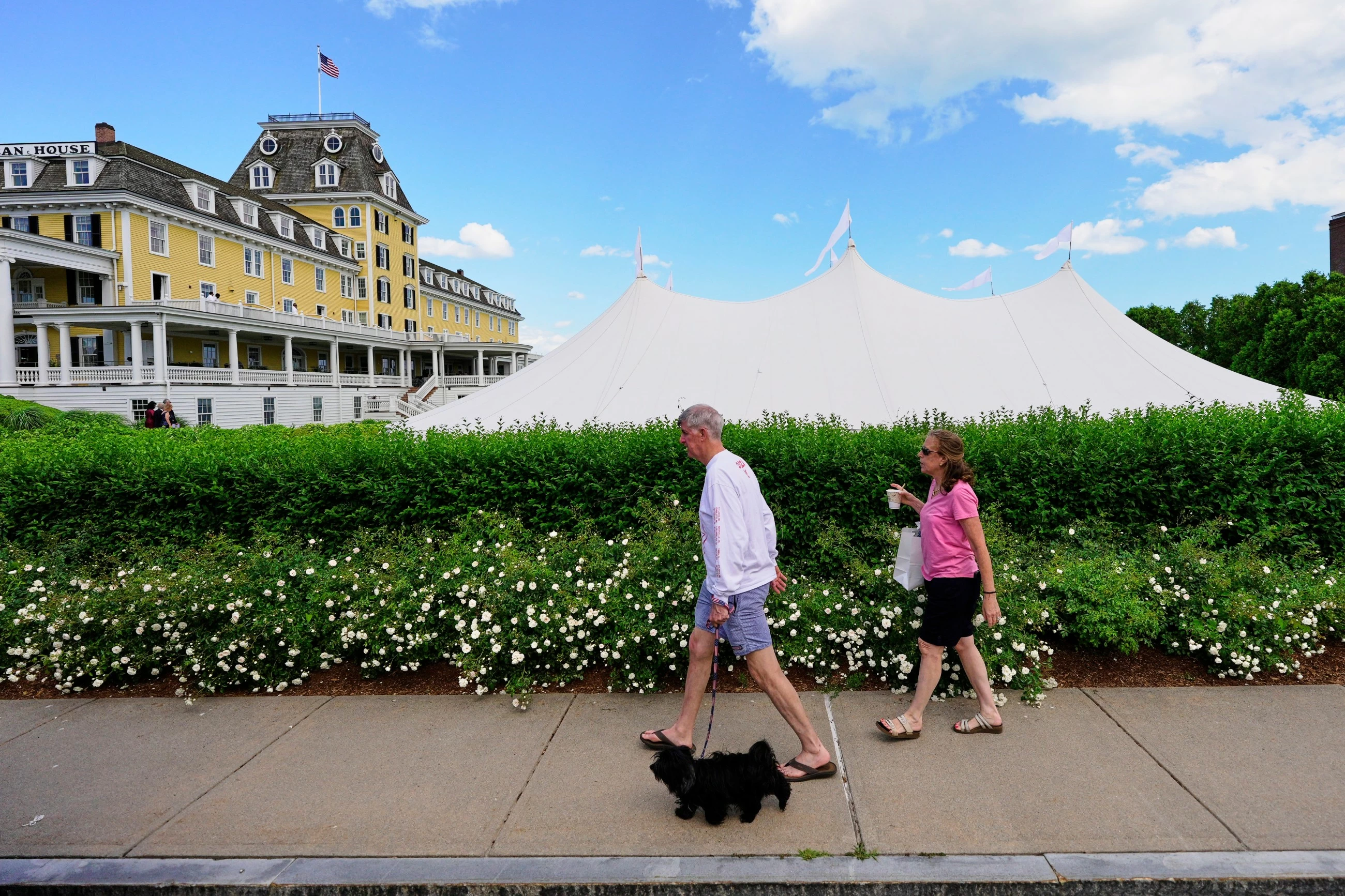 In Taylor Swift&rsquo;s beach town, every clue becomes a wedding rumour