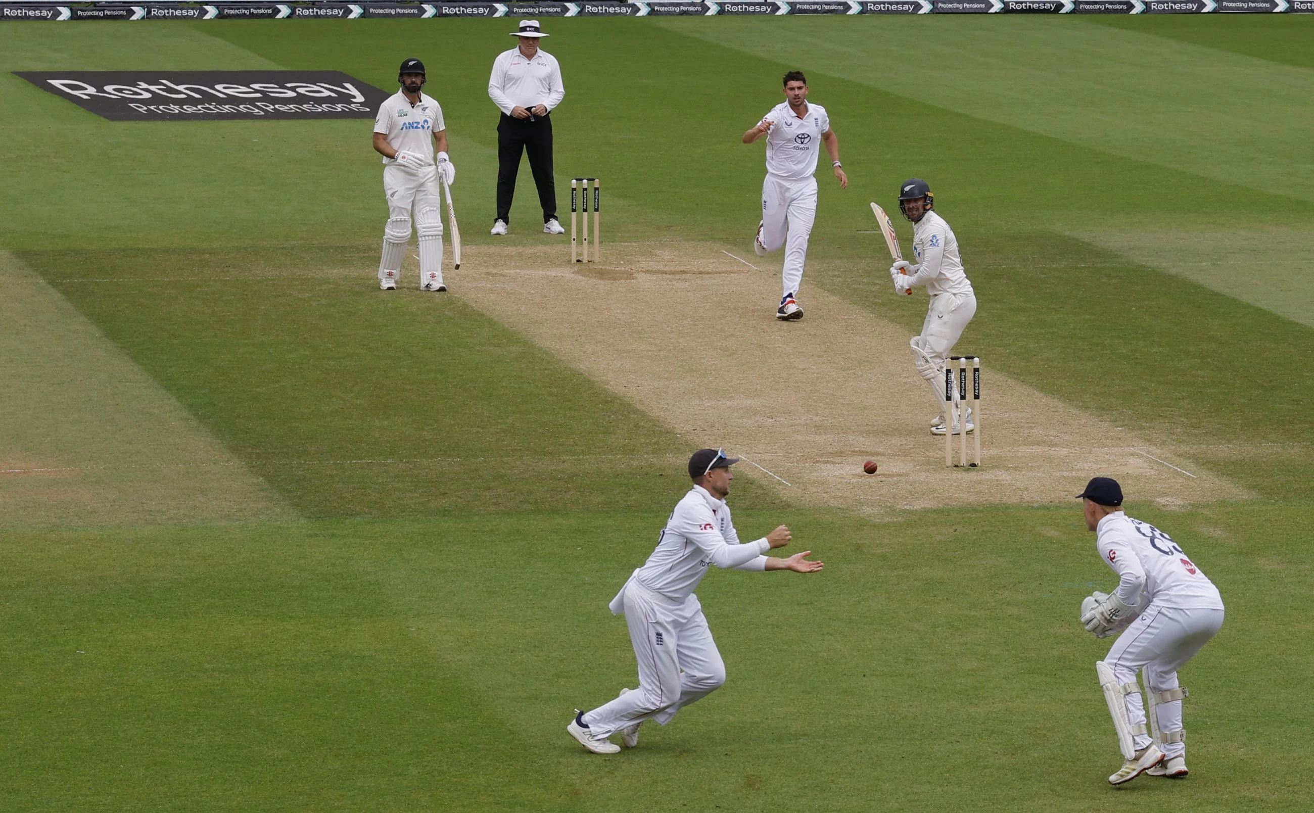 New Zealand tightens grip at The Oval as England slumps to 182-5 chasing 463
