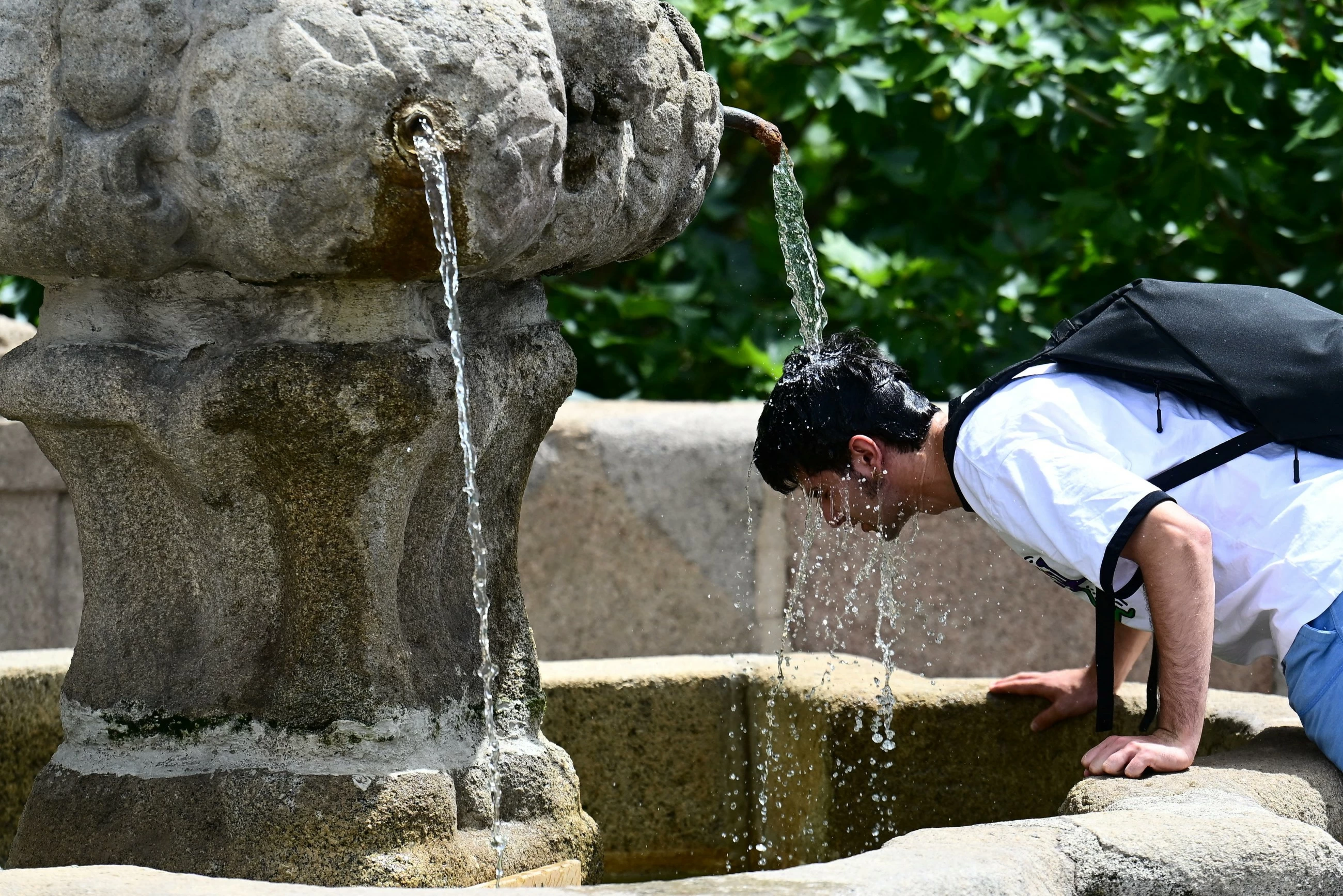 Temperatures to exceed 40&deg;C in European heatwave as three die in France