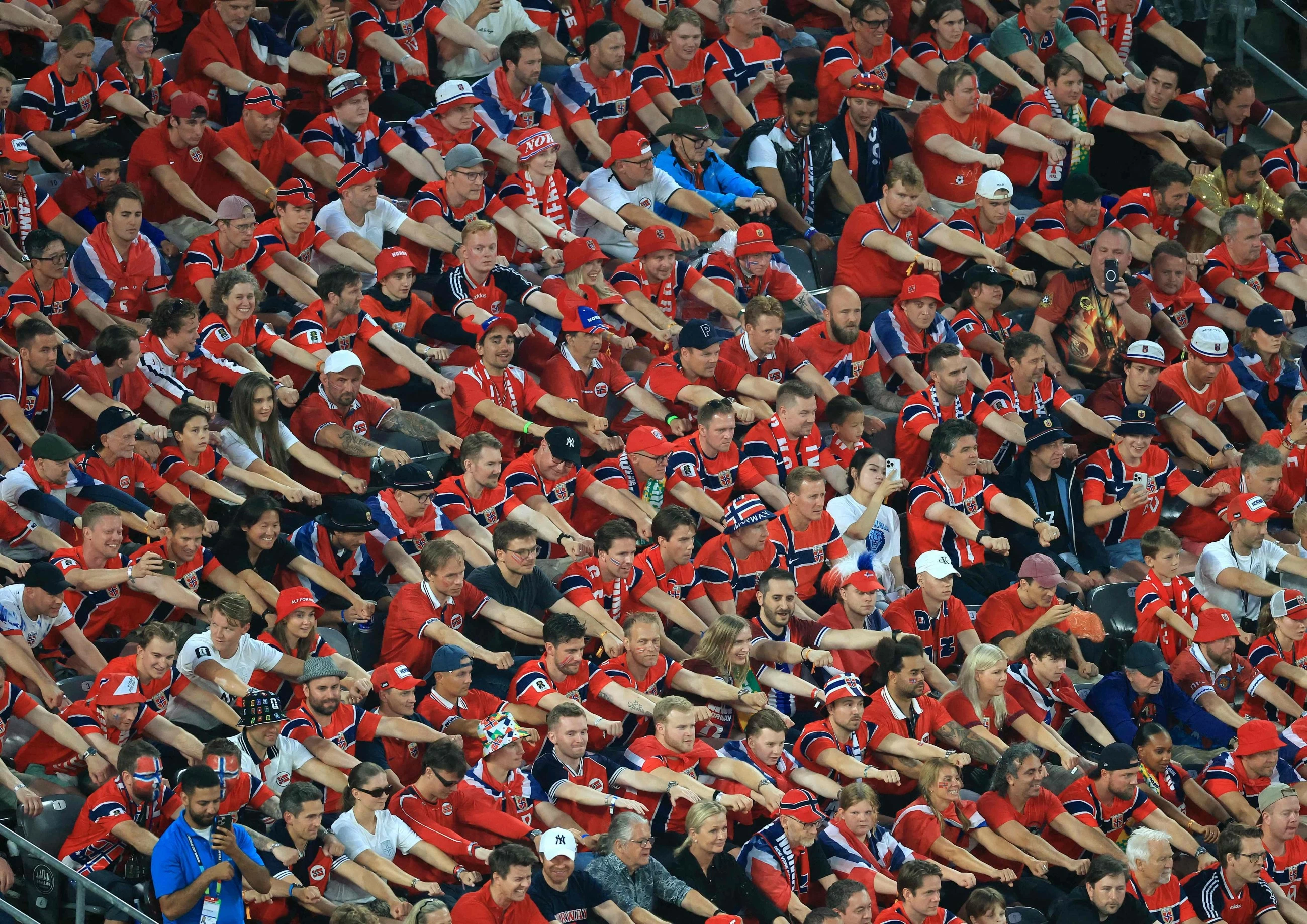 Norway beats Senegal 3-2 to reach World Cup round of 32
