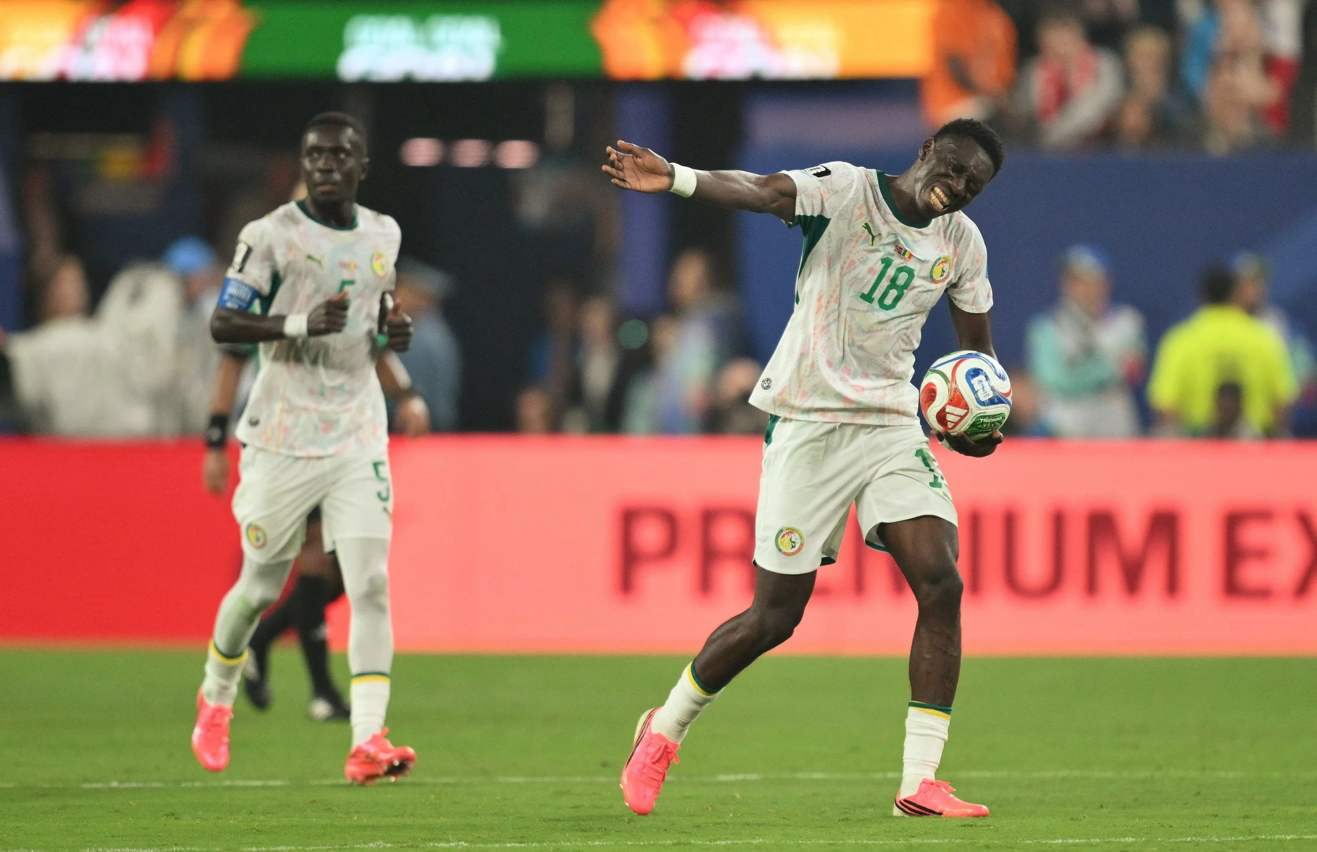 Norway beats Senegal 3-2 to reach World Cup round of 32