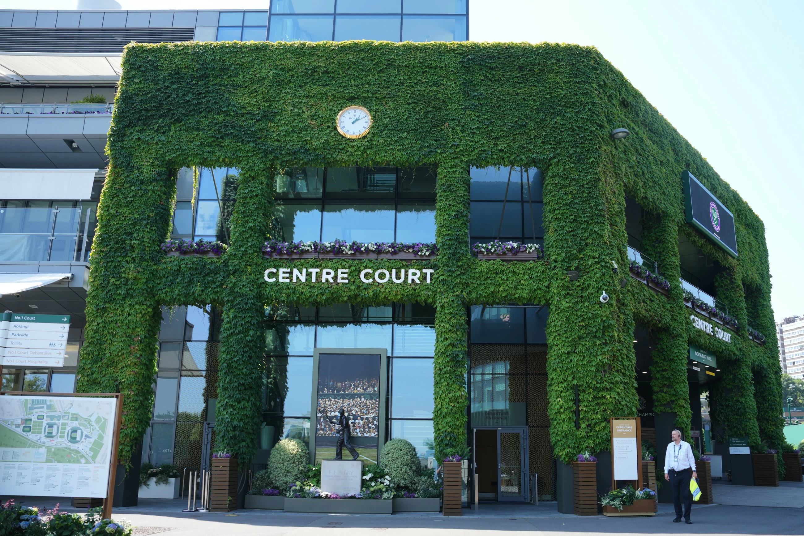 Top players promise Wimbledon media boycott in prize money protest