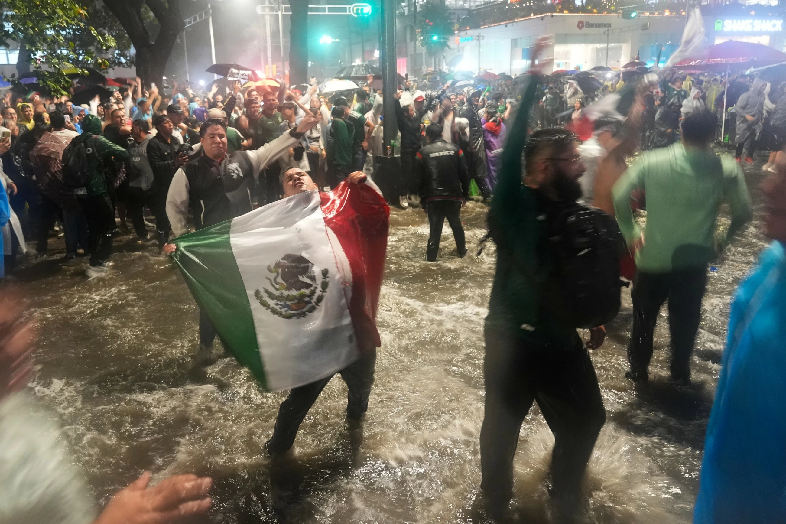 Mexico beats Czech Republic 3-0 to win all 3 World Cup group-stage matches for 1st time