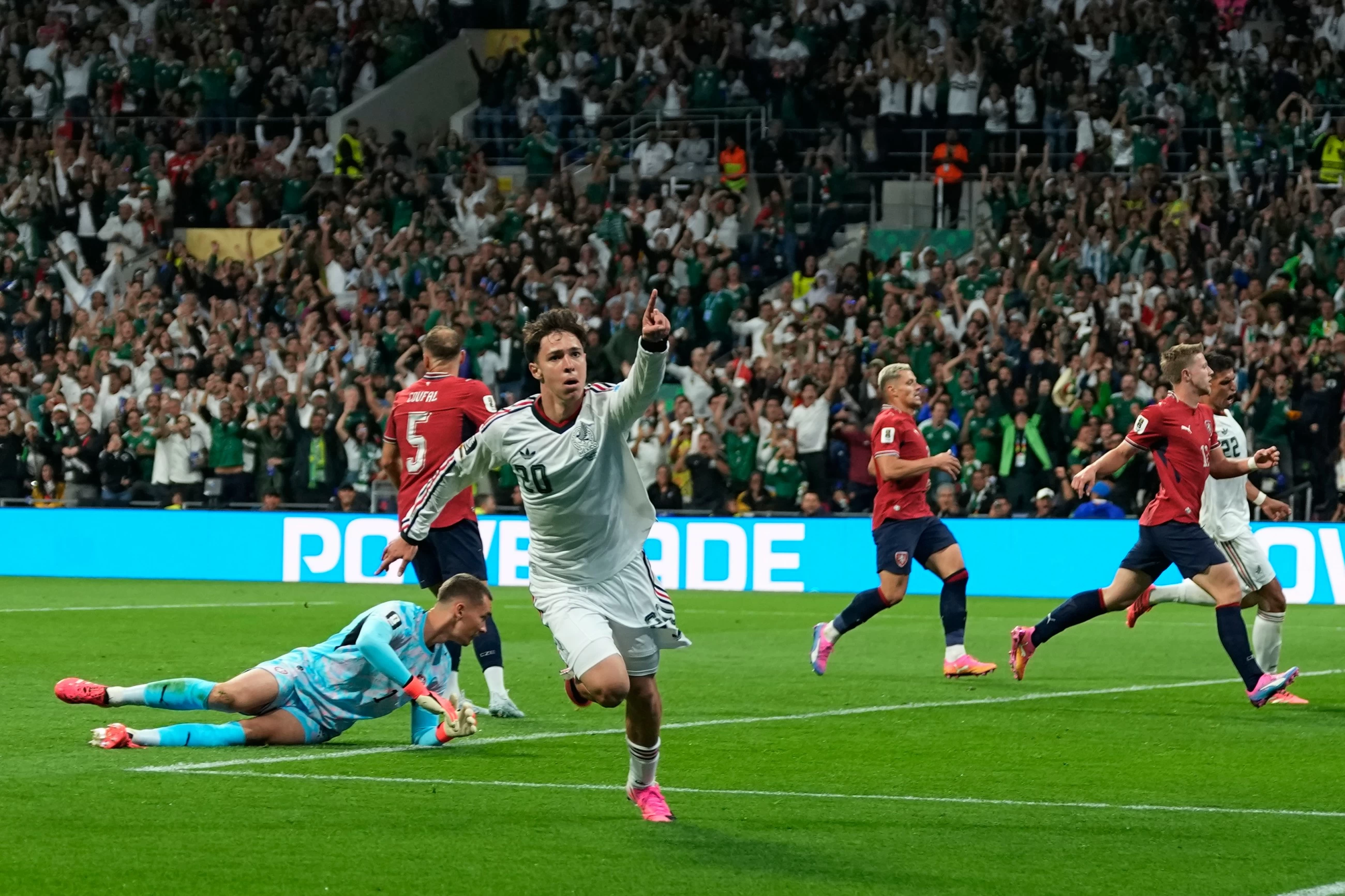 Mexico beats Czech Republic 3-0 to win all 3 World Cup group-stage matches for 1st time