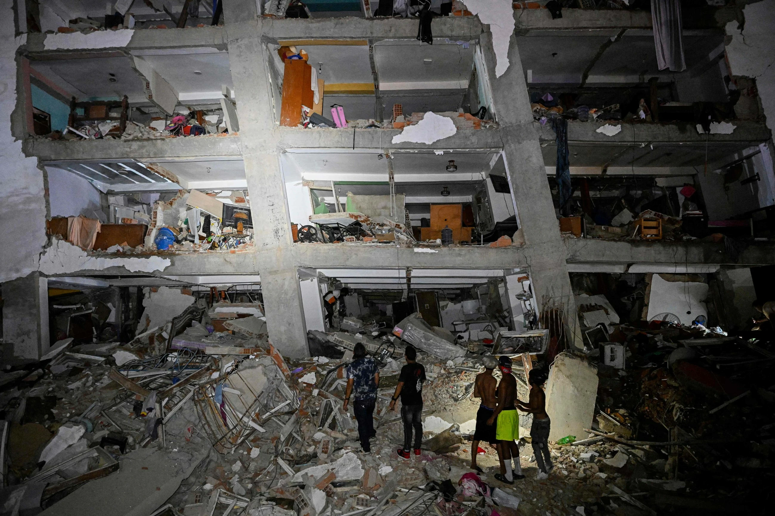 VIDEO: Two powerful quakes hit Venezuela, at least 164 dead and nearly 1,000 injured