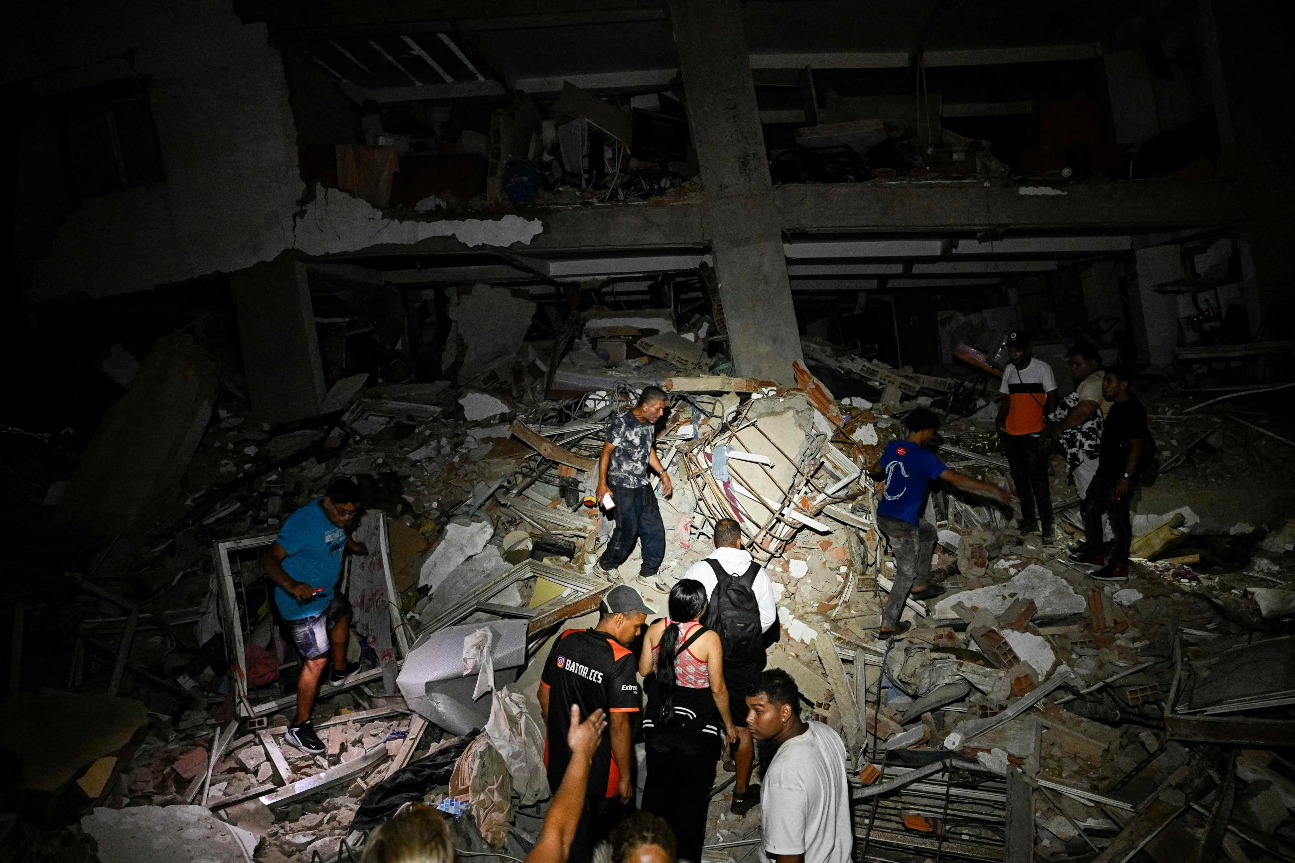 VIDEO: Two powerful quakes hit Venezuela, at least 164 dead and nearly 1,000 injured