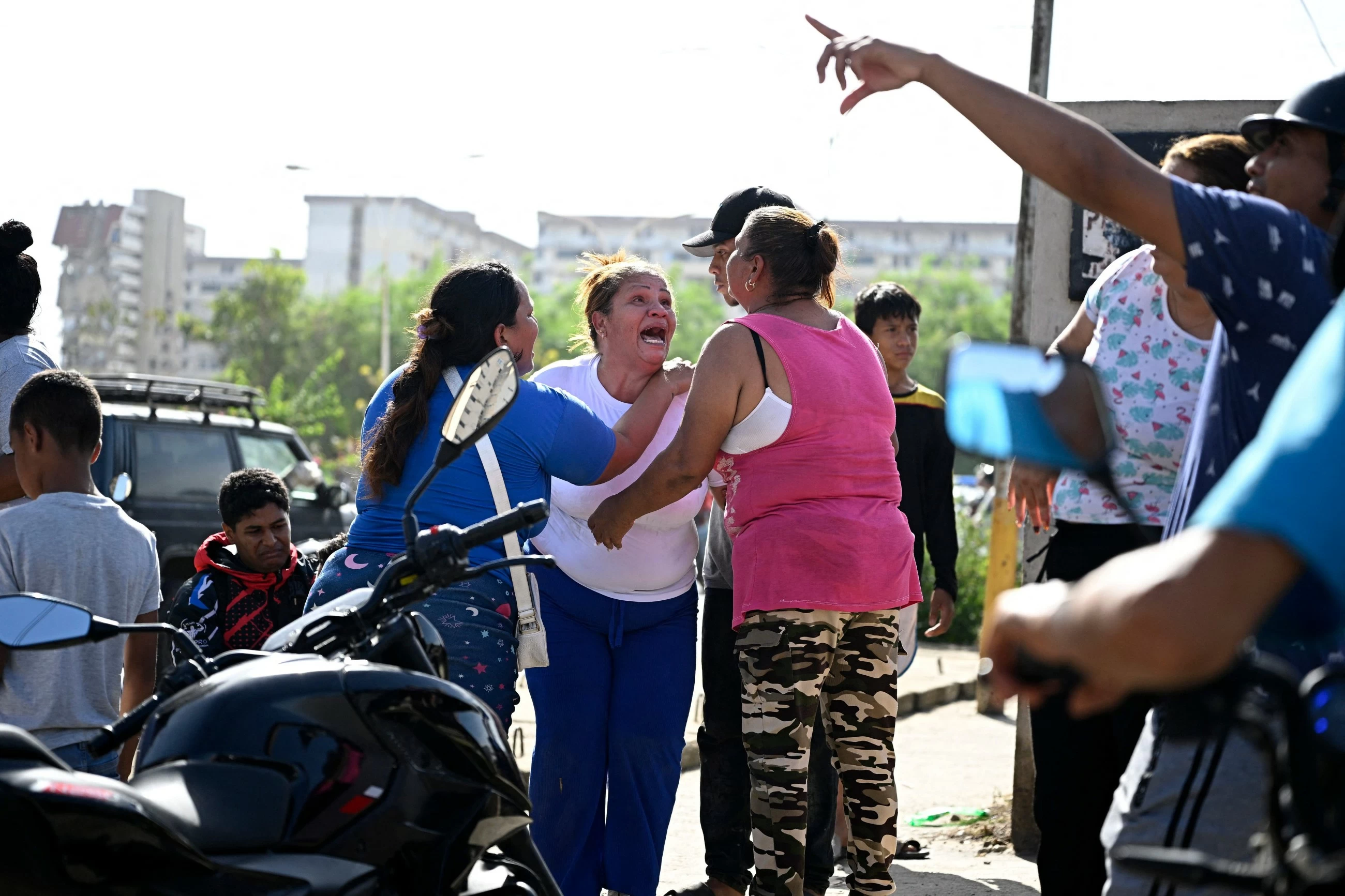 World sends rescuers, aid as Venezuela reels from deadly earthquakes