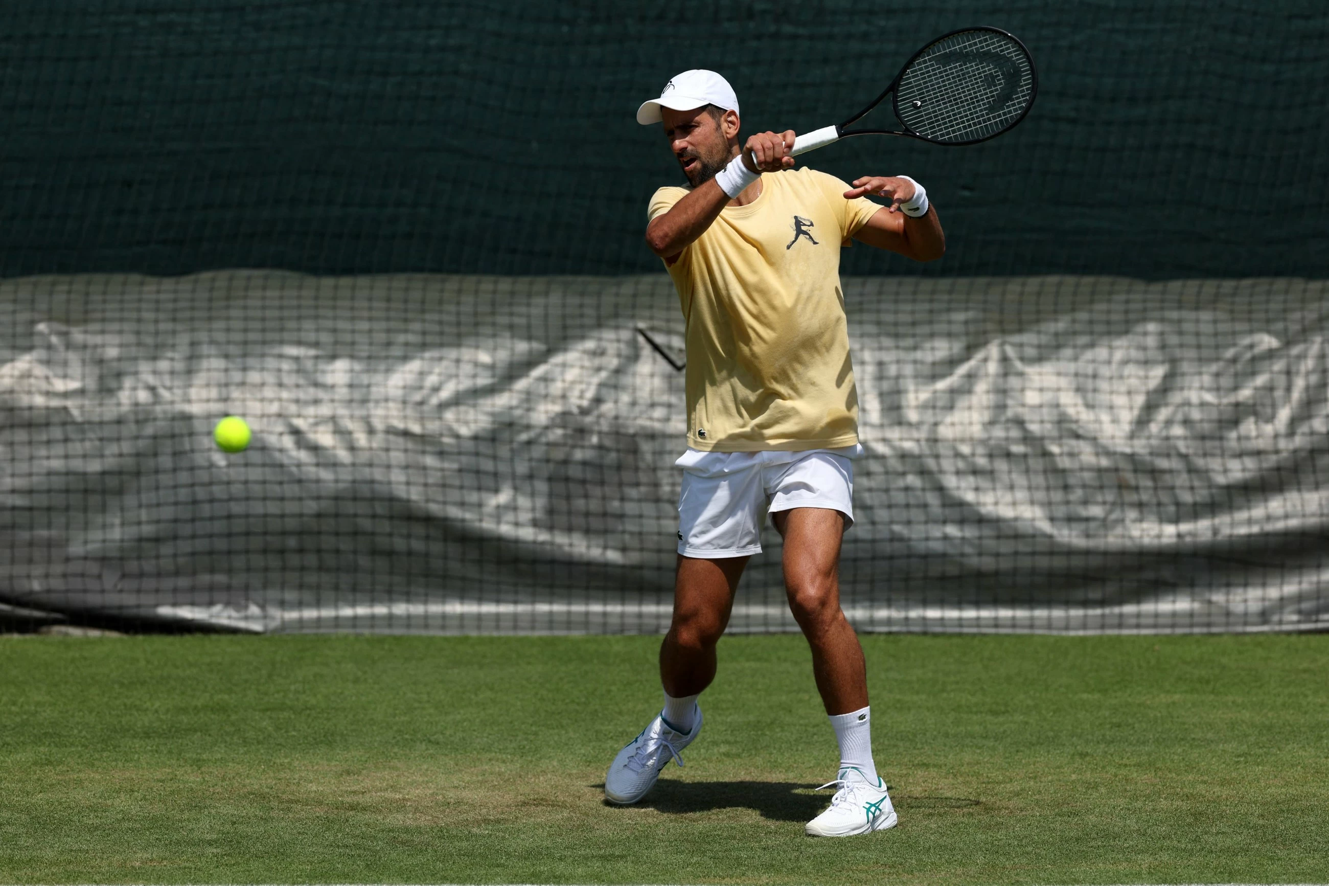 Serena fuels Djokovic’s history bid at Wimbledon