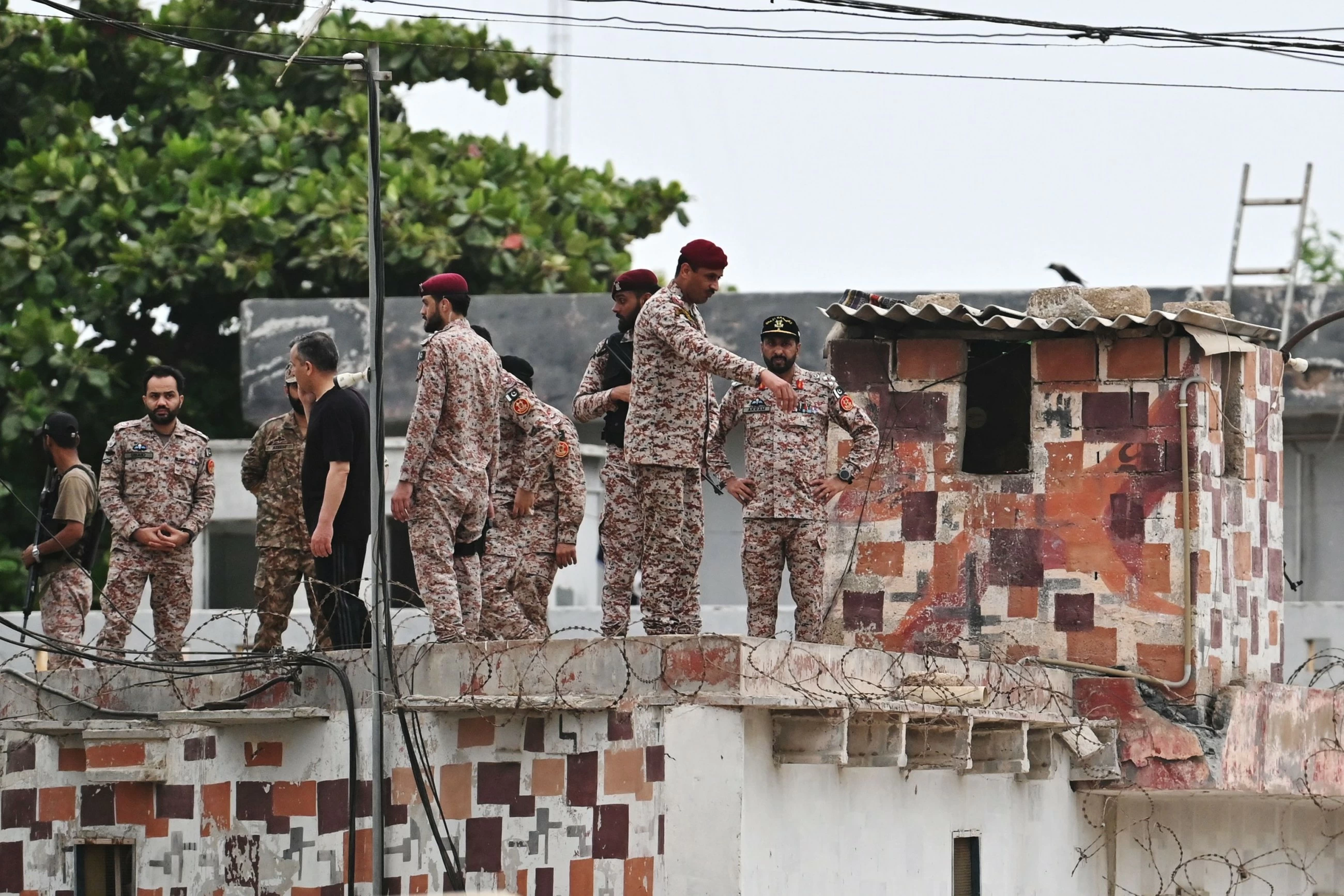 Three Pakistani soldiers killed in militant attack in Karachi