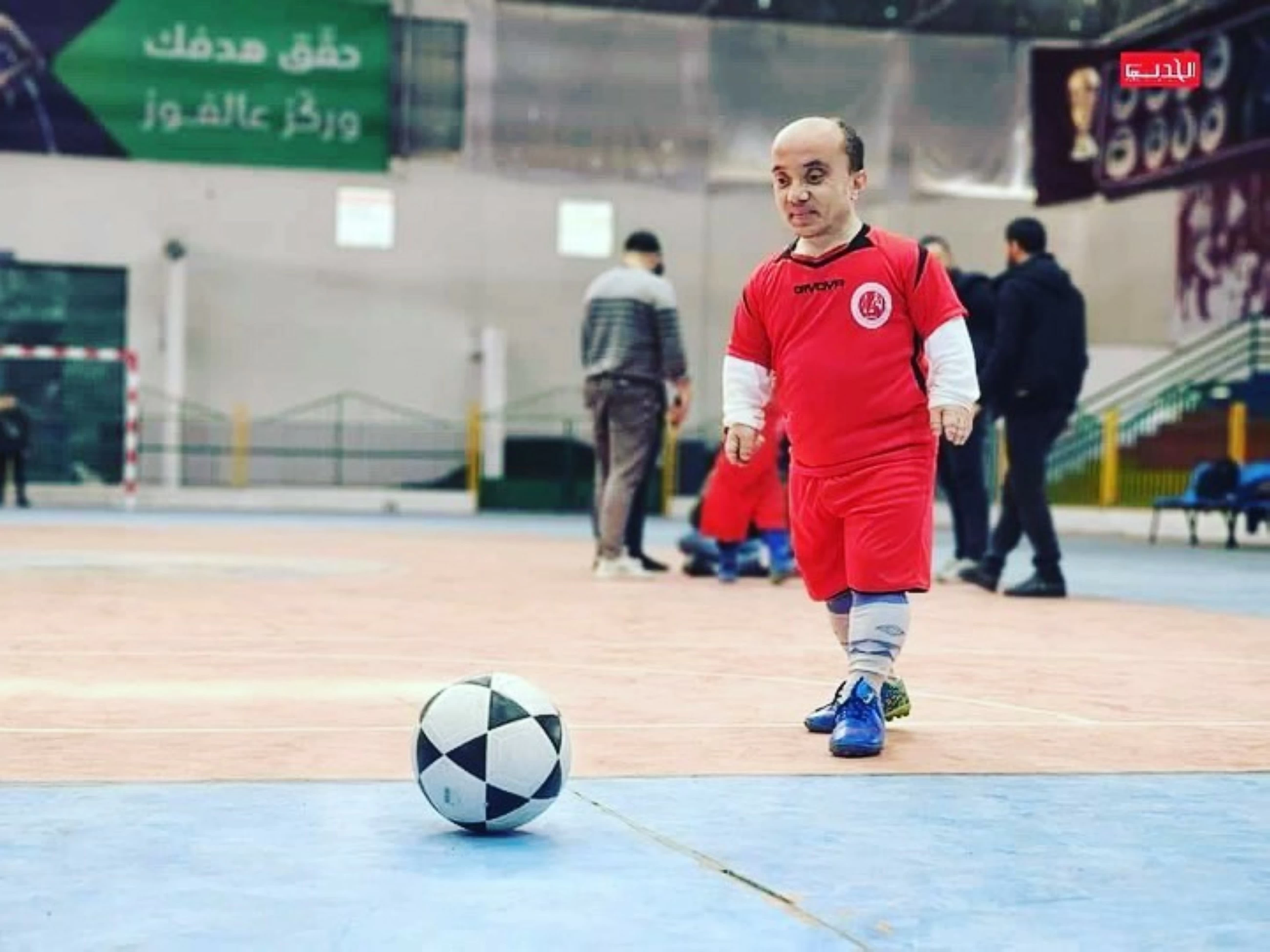 3-foot, 7-inch Gaza footballer recounts challenges of watching World Cup games amid strikes