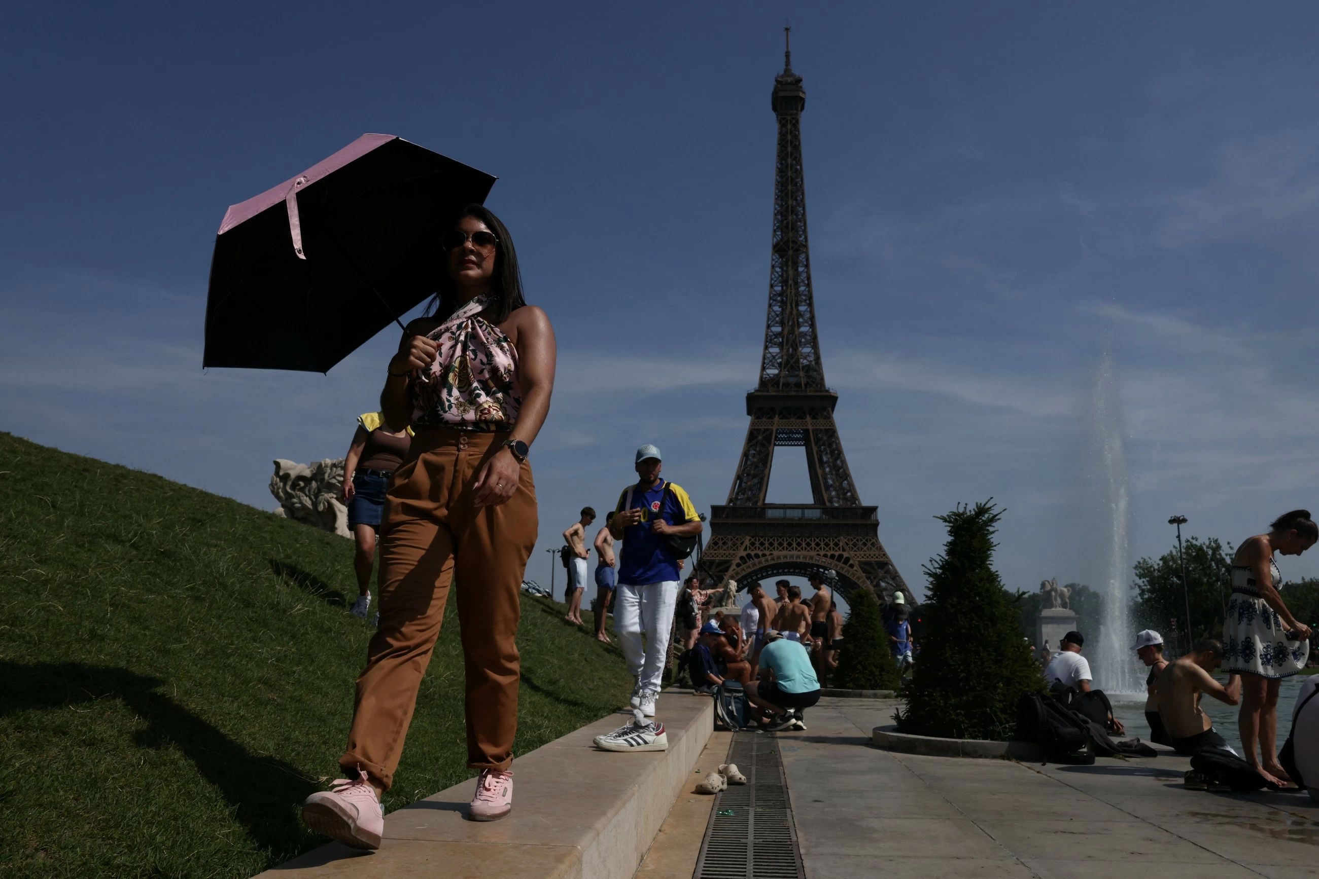 France records 1,000 excess deaths during record-breaking heatwave