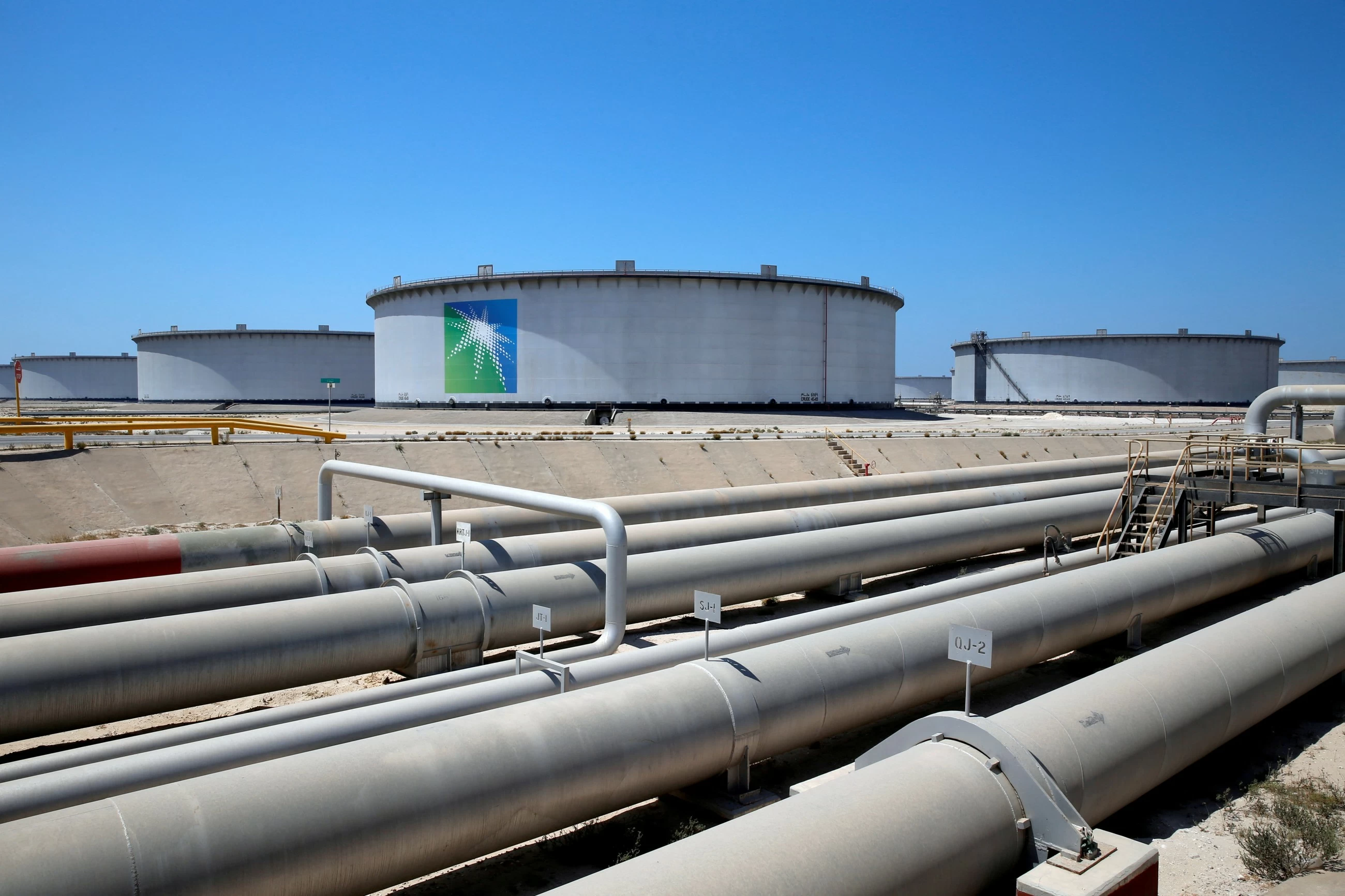 Aramco helicopter crash kills 14 in Saudi Arabia