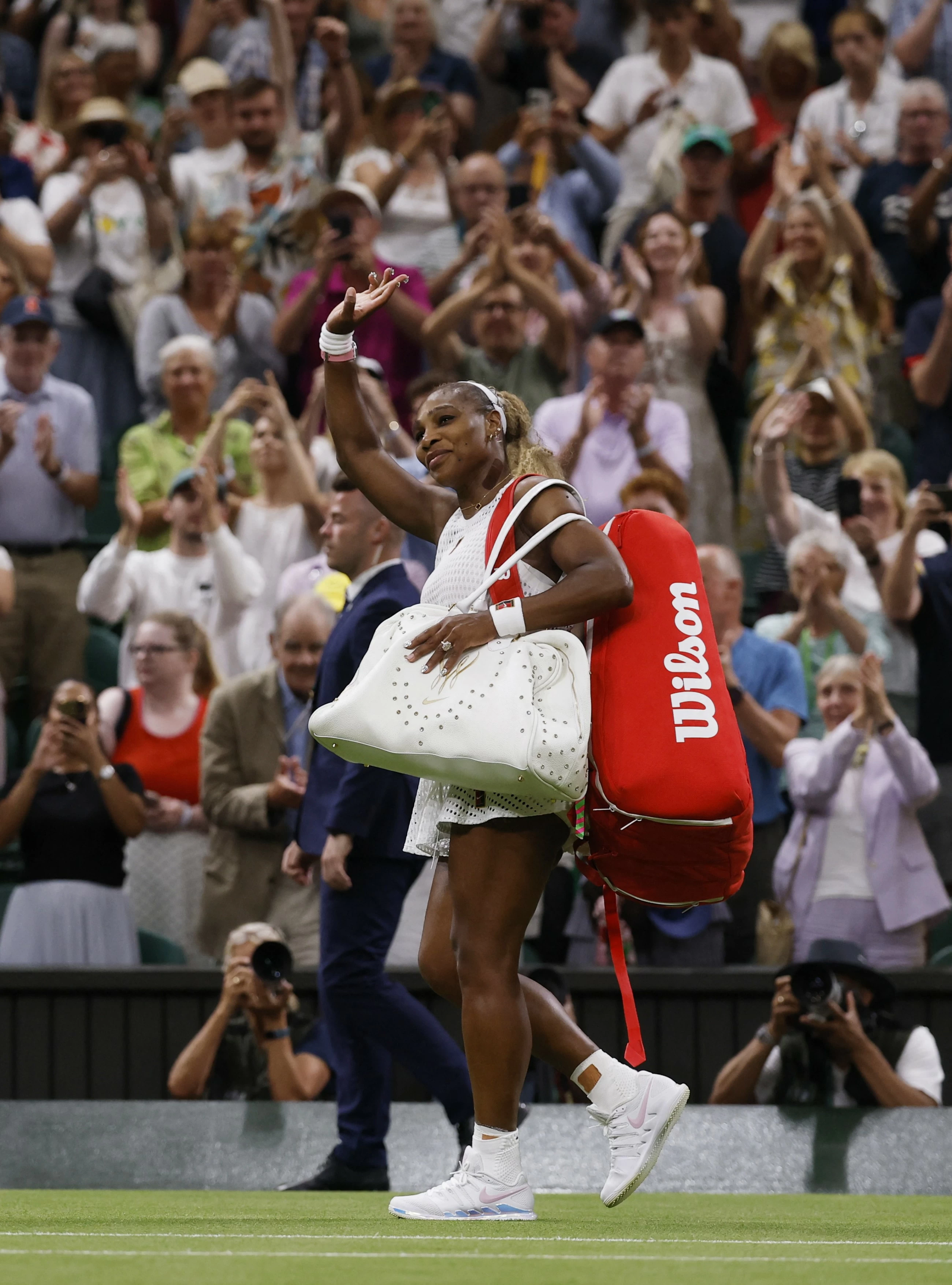 Serena Williams 'enjoyed the moment' despite 3-set loss at Wimbledon in comeback at age 44