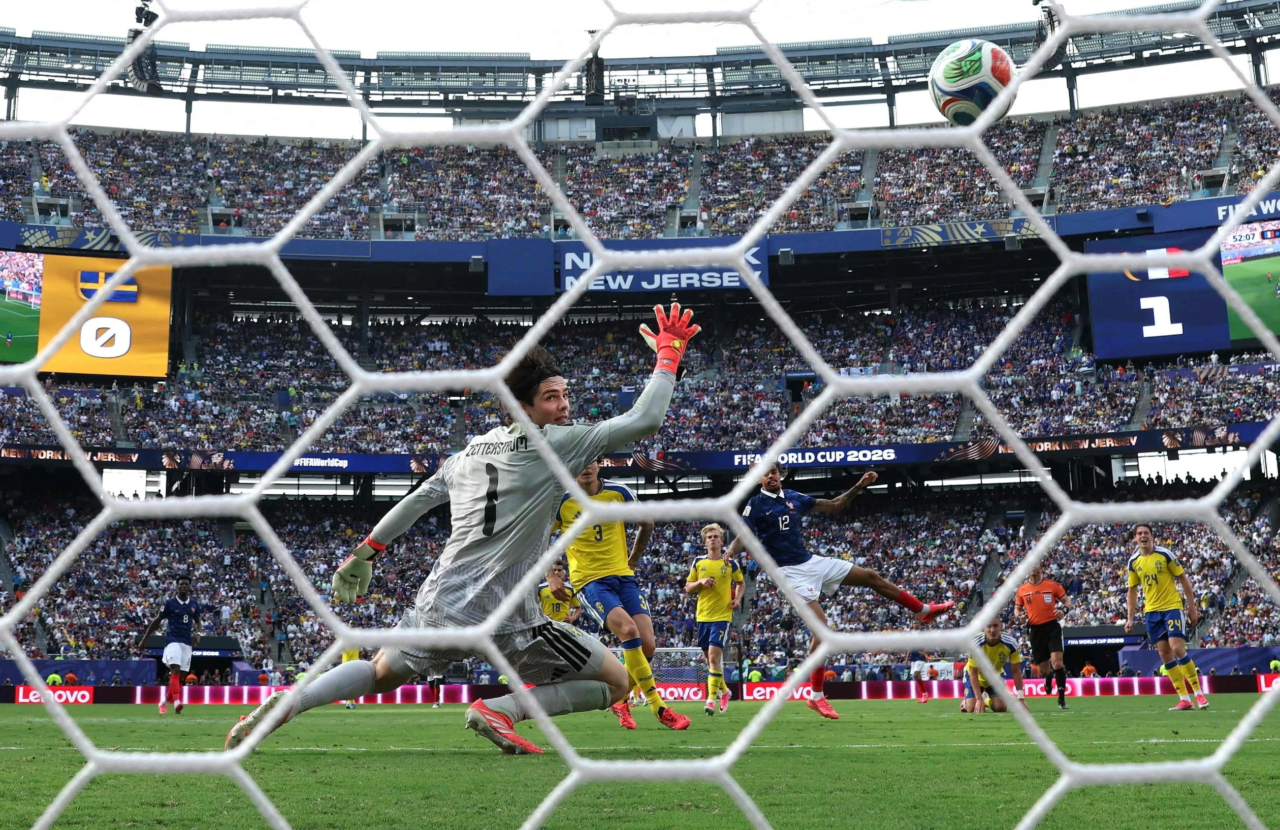 Mbappé scores twice to tie Messi for World Cup lead with 6 goals, France beats Sweden 3-0