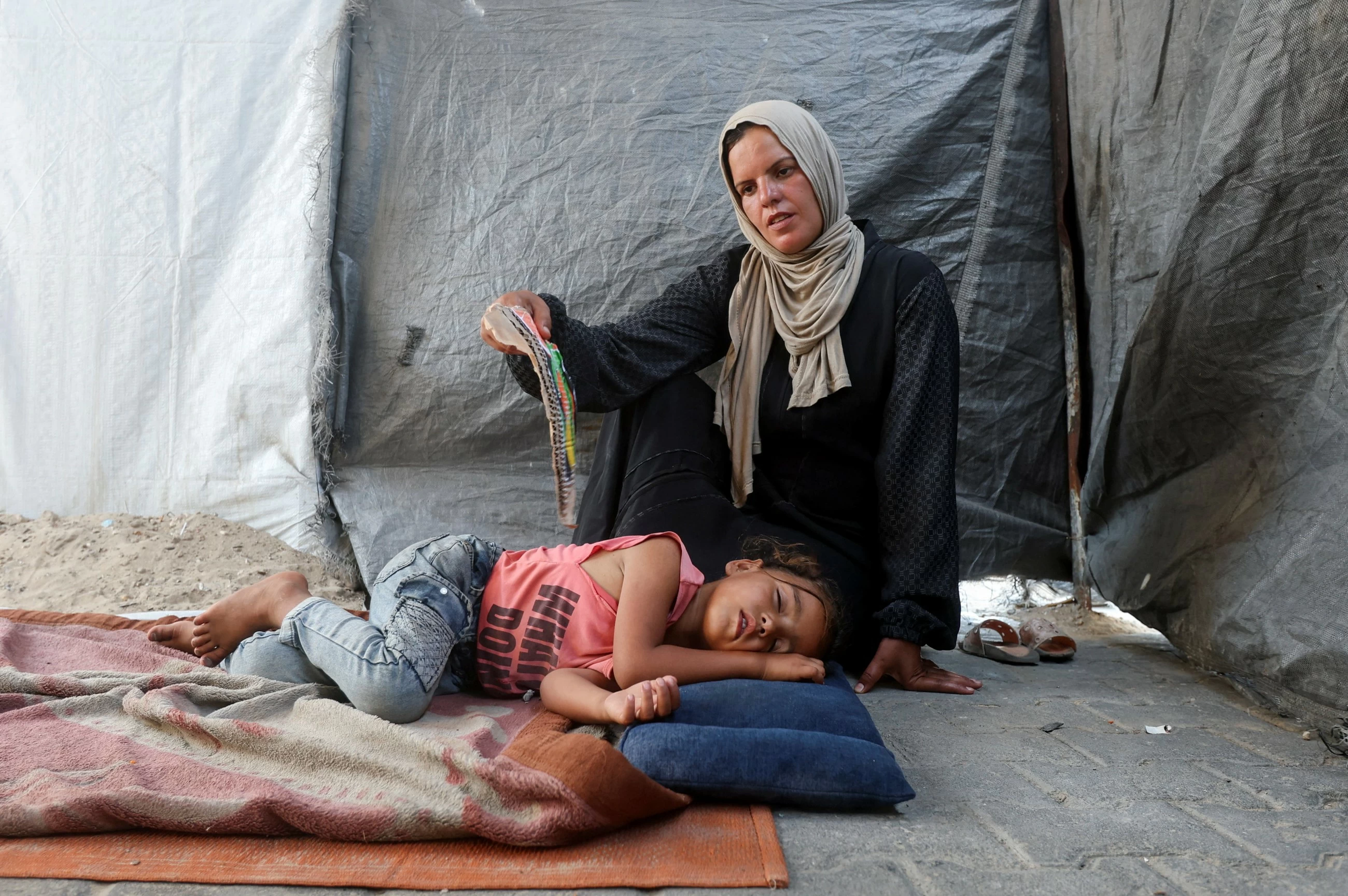 Palestinians face uncertain future as Gaza marks 1,000 days of war