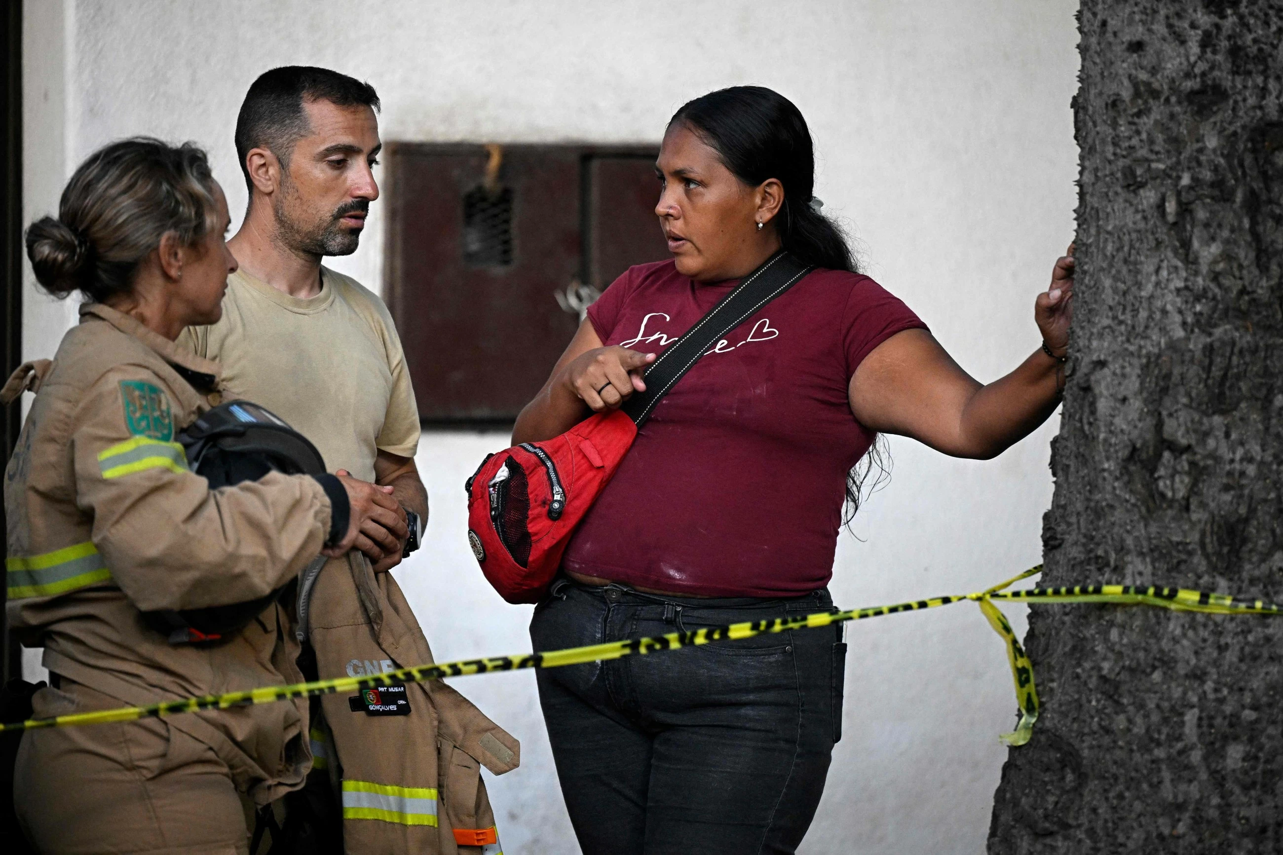Rescuers dig out Venezuelan security guard 8 days after quakes; death toll nears 2,300