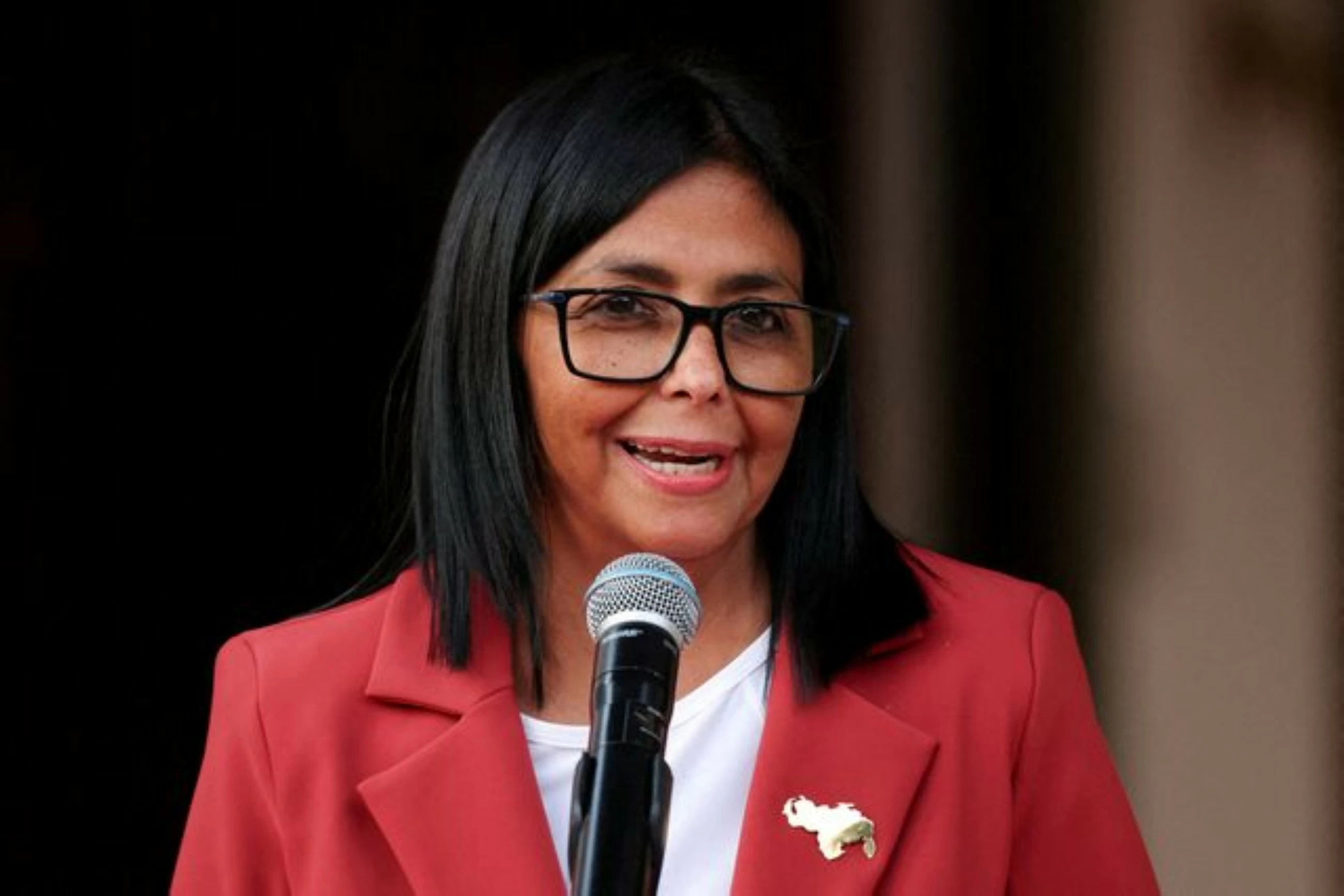Venezuela earthquake response politicized amid aid efforts