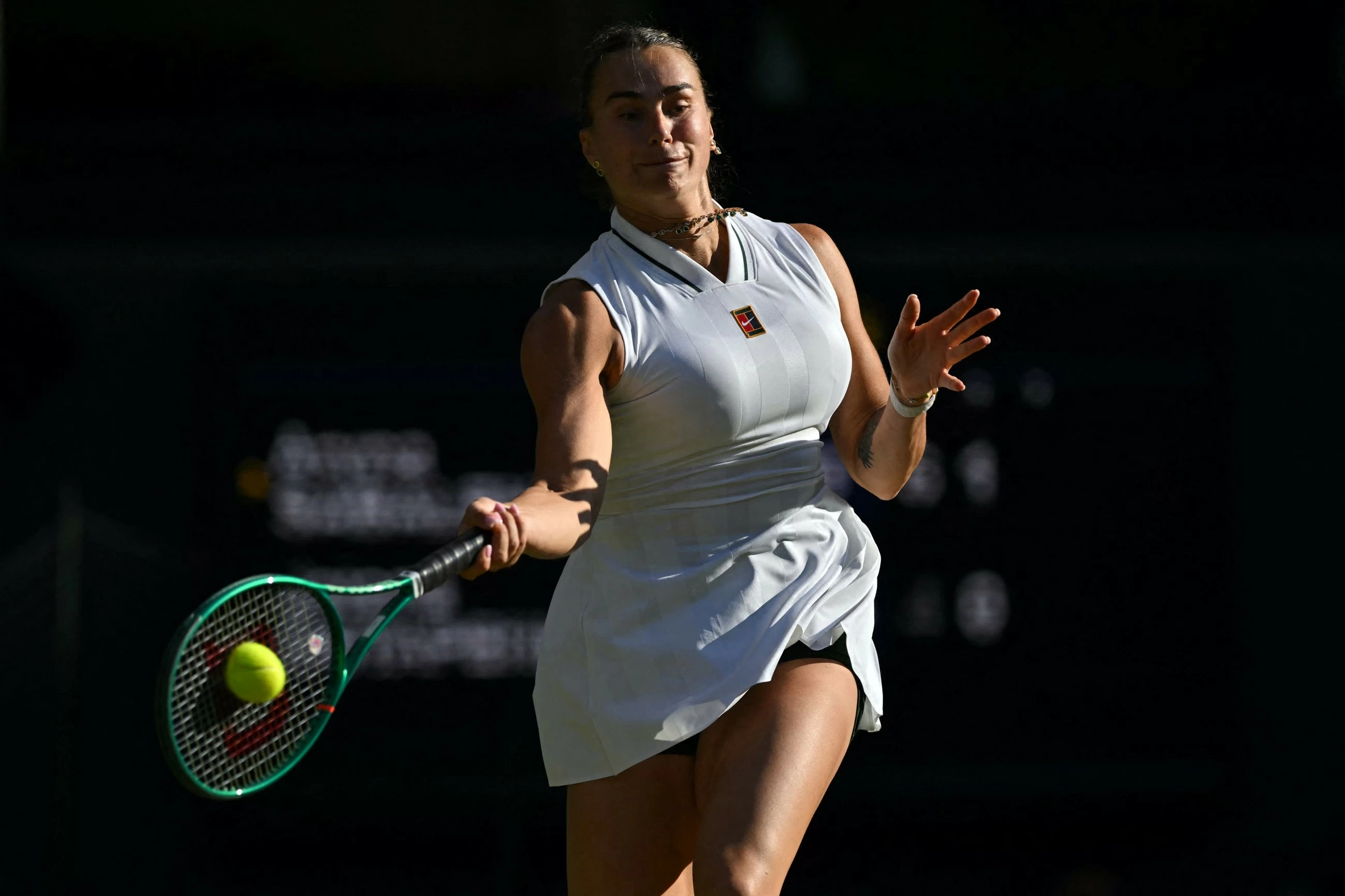 Title rivals Djokovic, Sinner advance at Wimbledon
