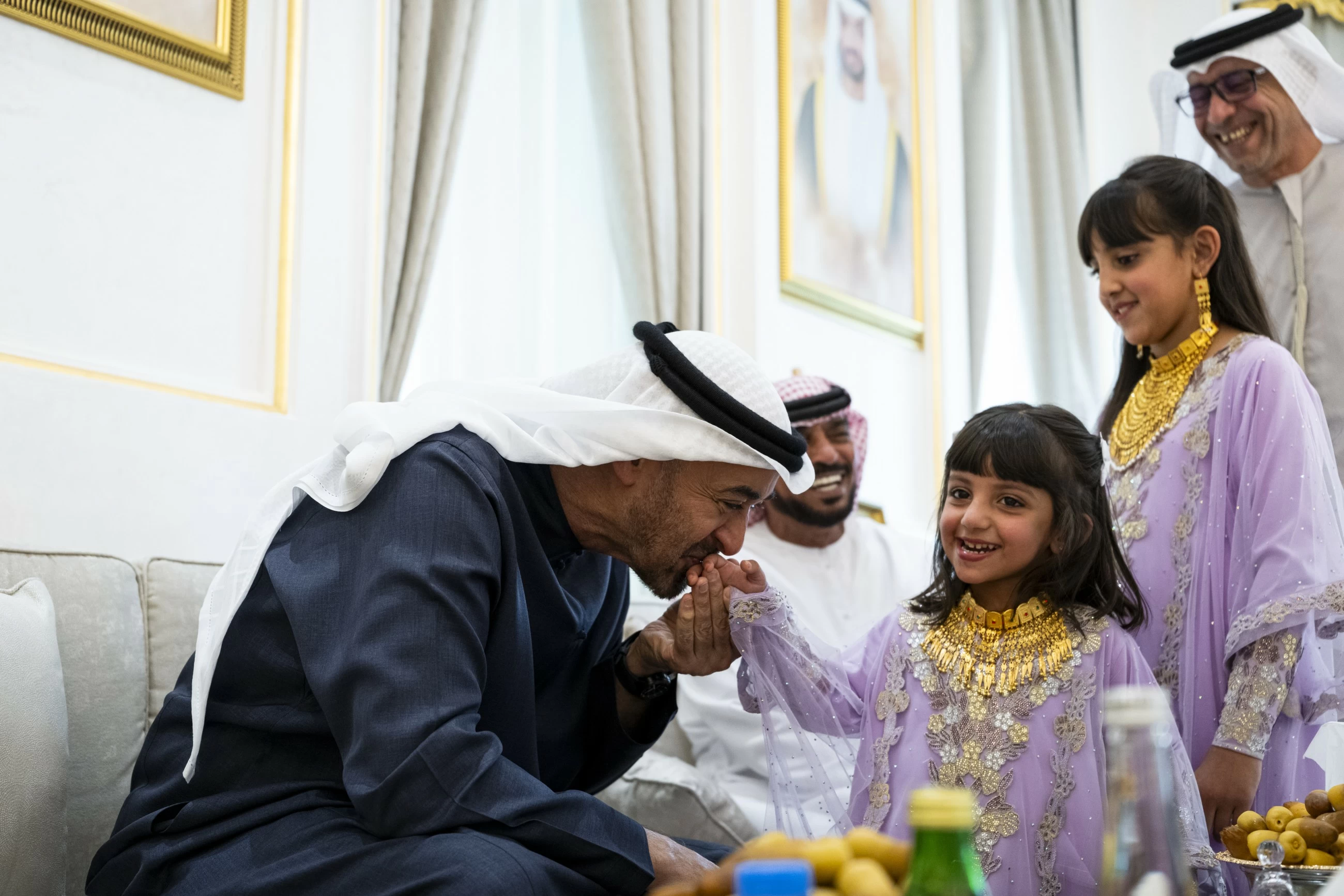President Sheikh Mohamed visits Saif Miftah Al Neyadi's home in Al Ain