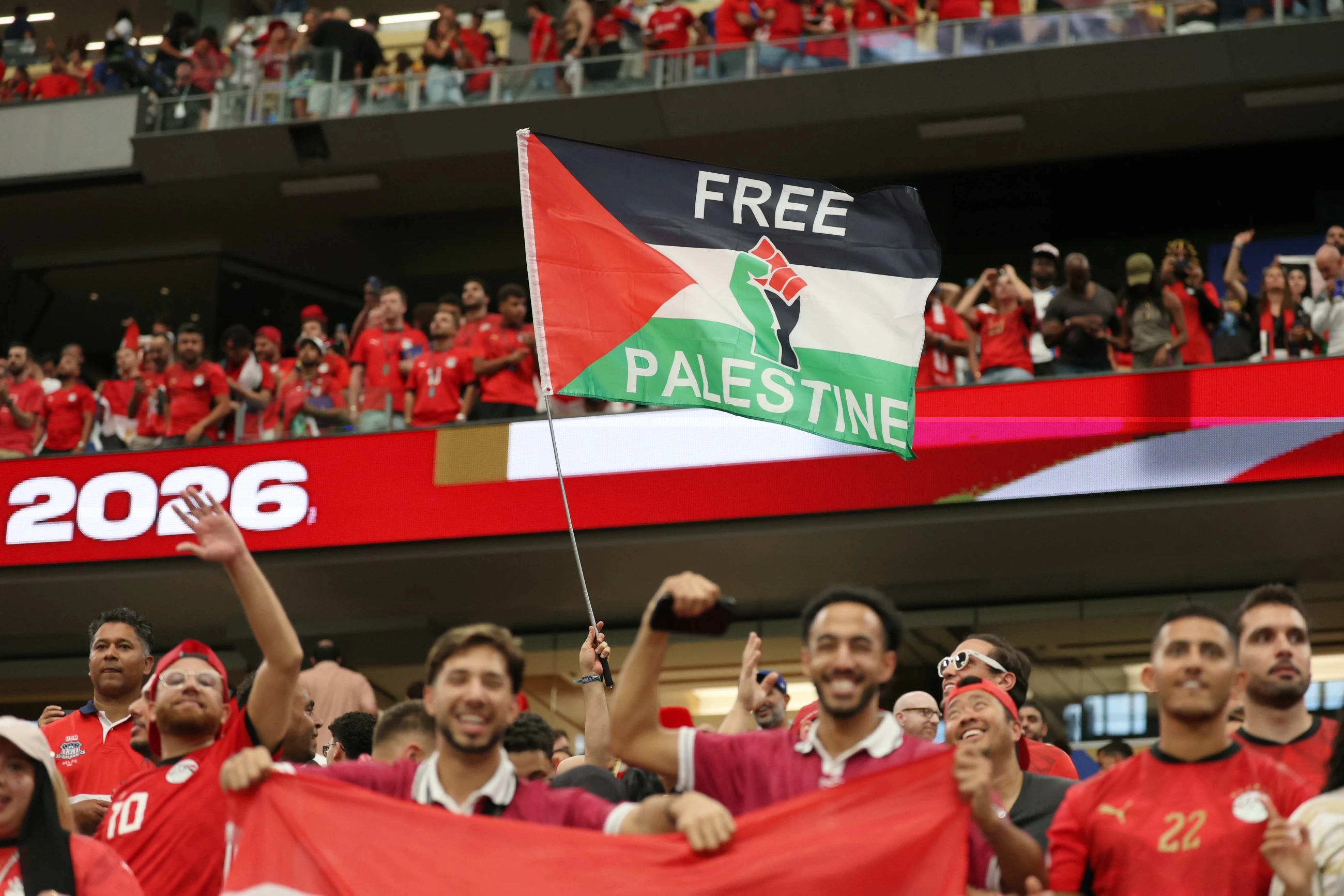 Egypt's coach waved Palestinian flag after winning World Cup game
