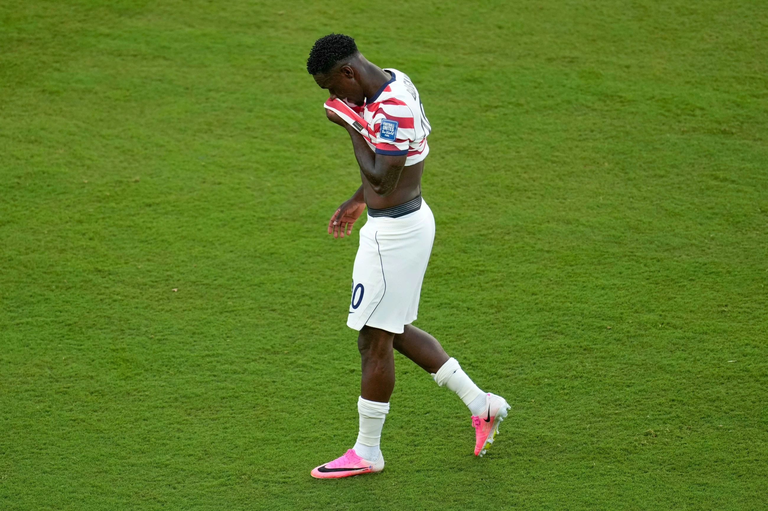 England, Norway advance at World Cup, FIFA ruling triggers uproar