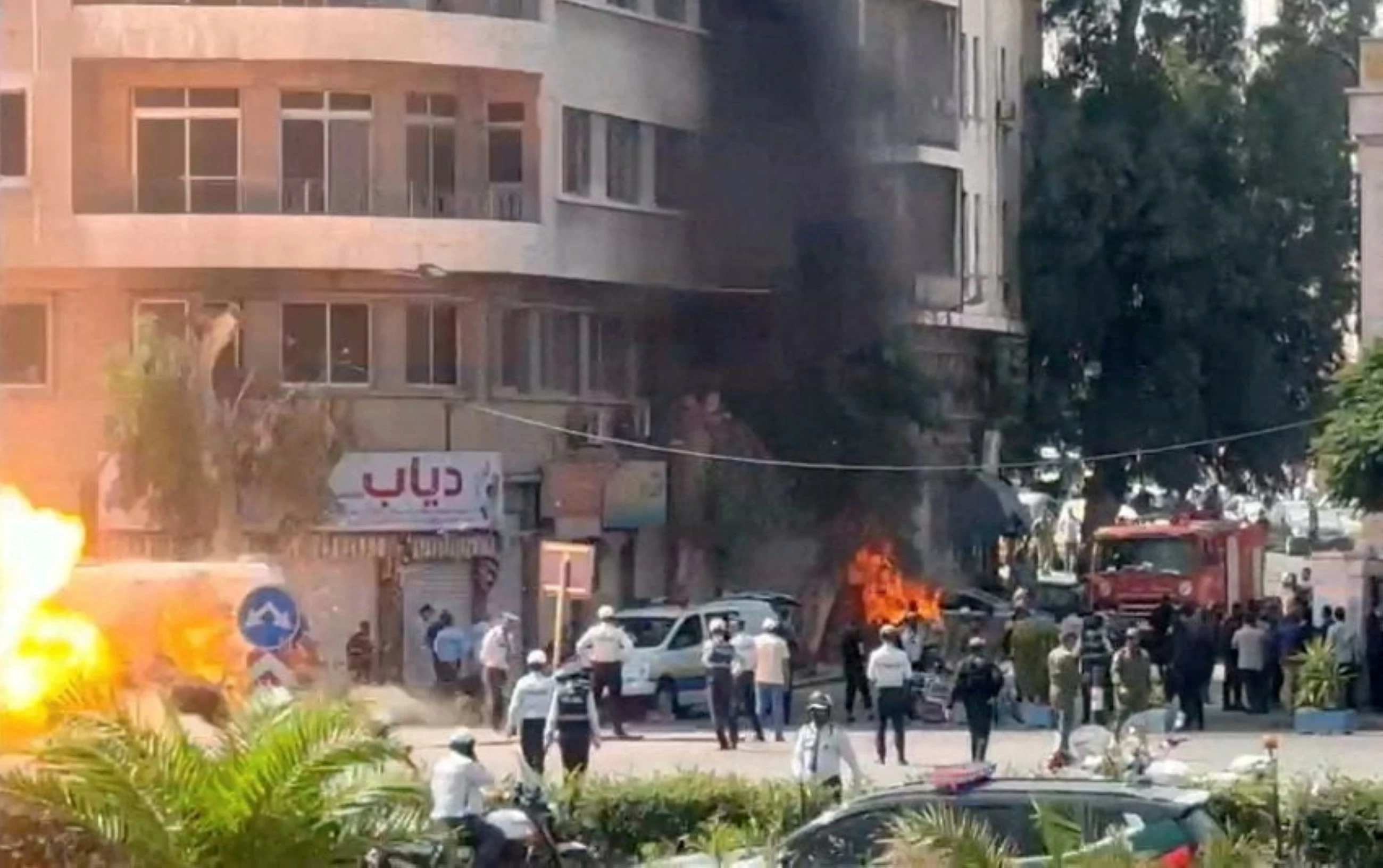 Blasts rock Damascus during Macron visit