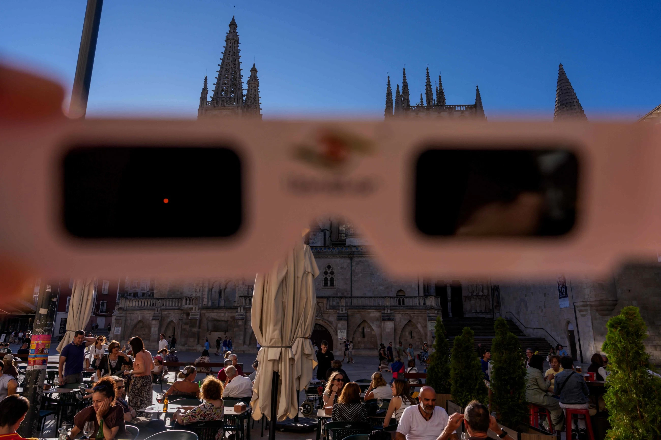 'Unique event': Solar eclipse fever fills empty Spain