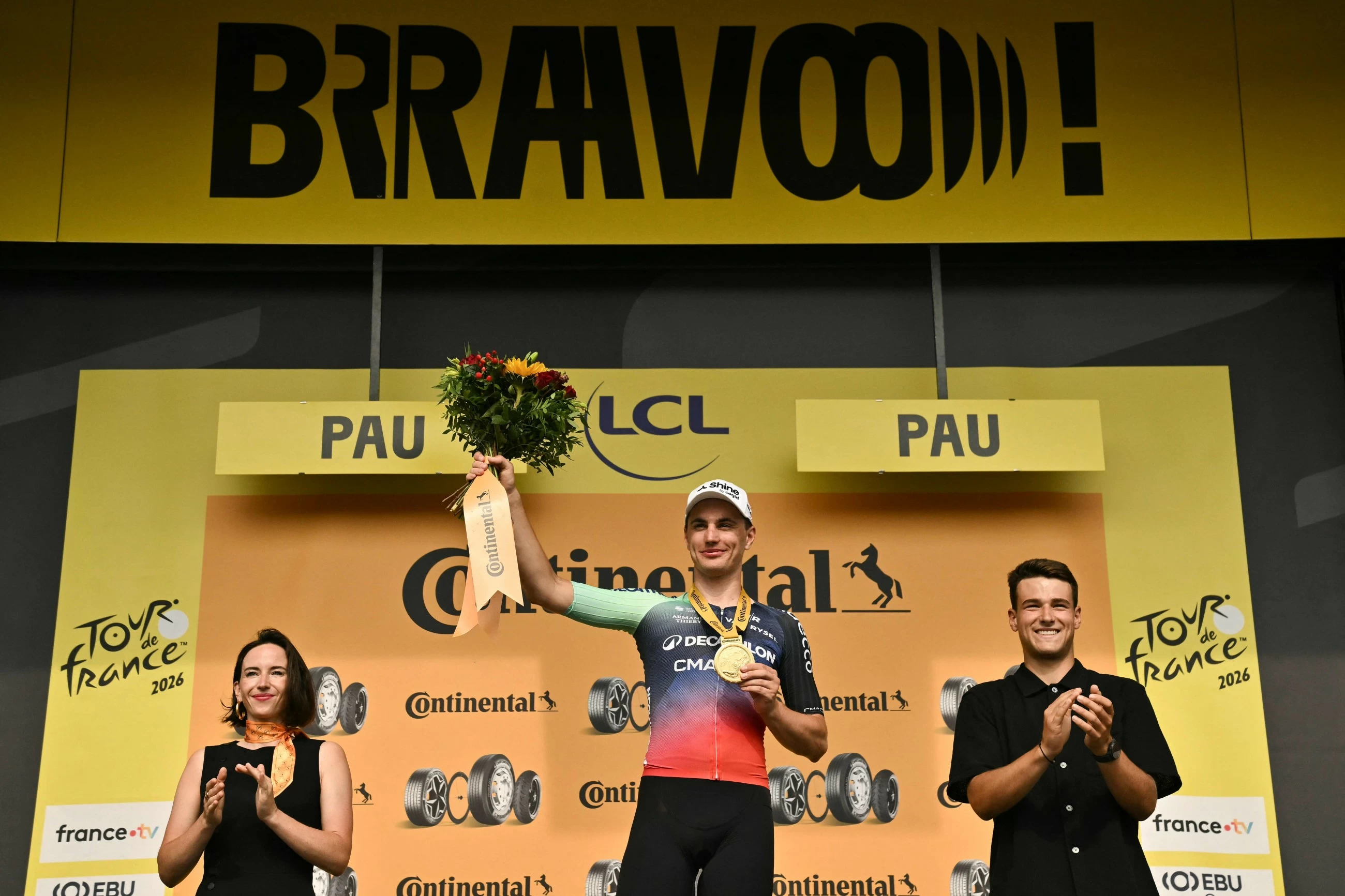Unbelievable' Kooij wins Tour de France 5th stage in chaotic sprint finish