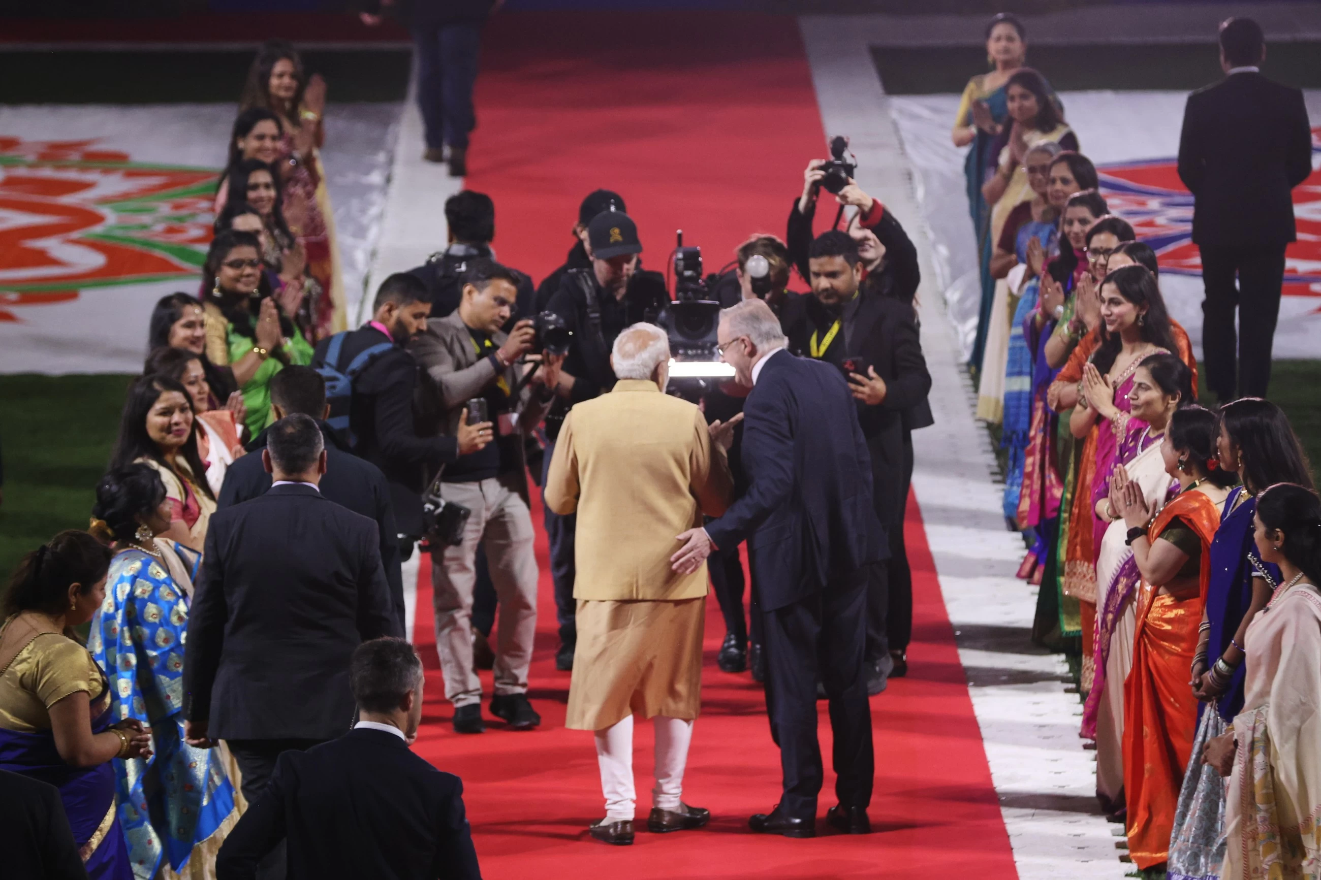 Australia, India strike deal on uranium exports during Modi visit