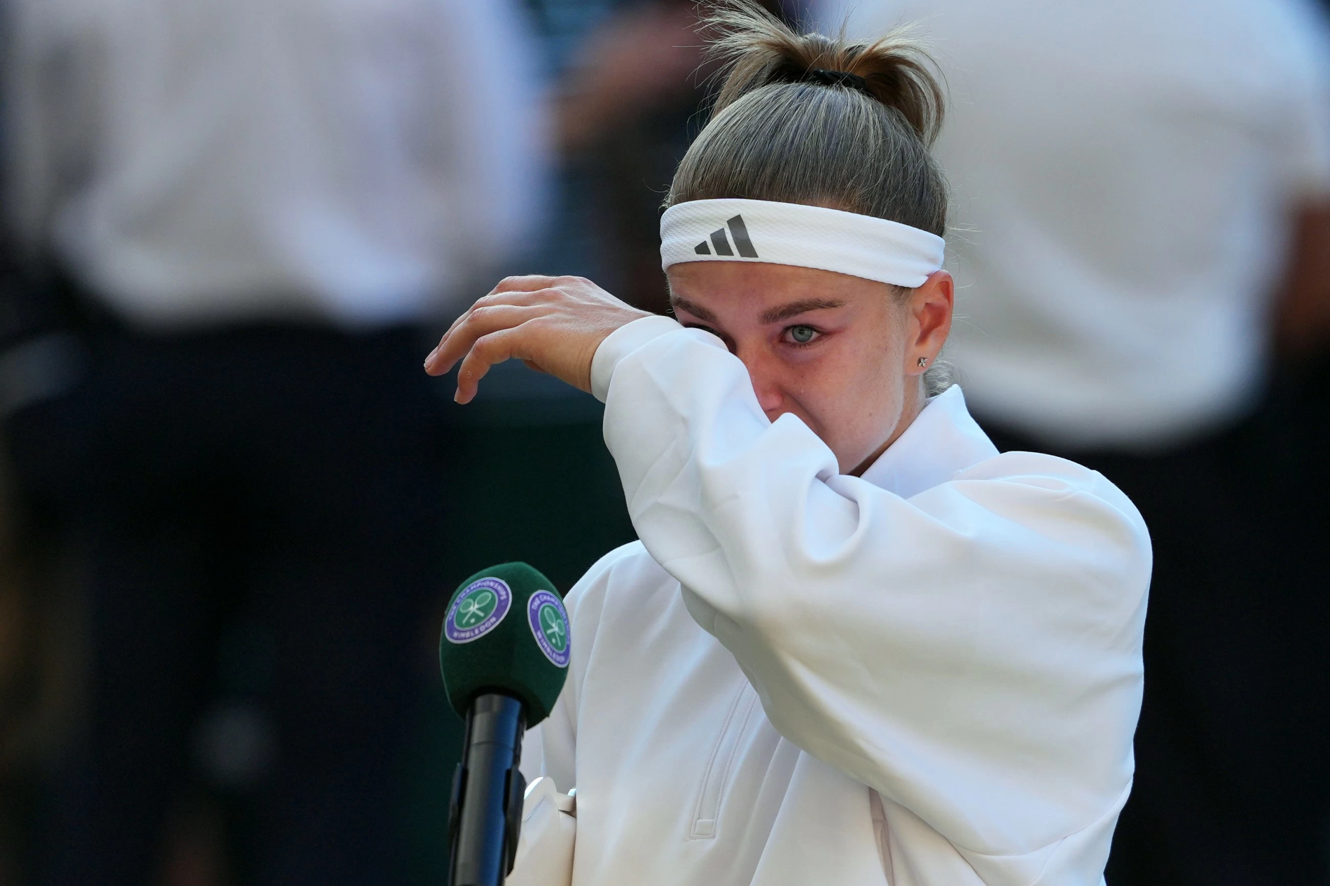 Noskova survives Muchova fightback in all-Czech final to lift Wimbledon trophy