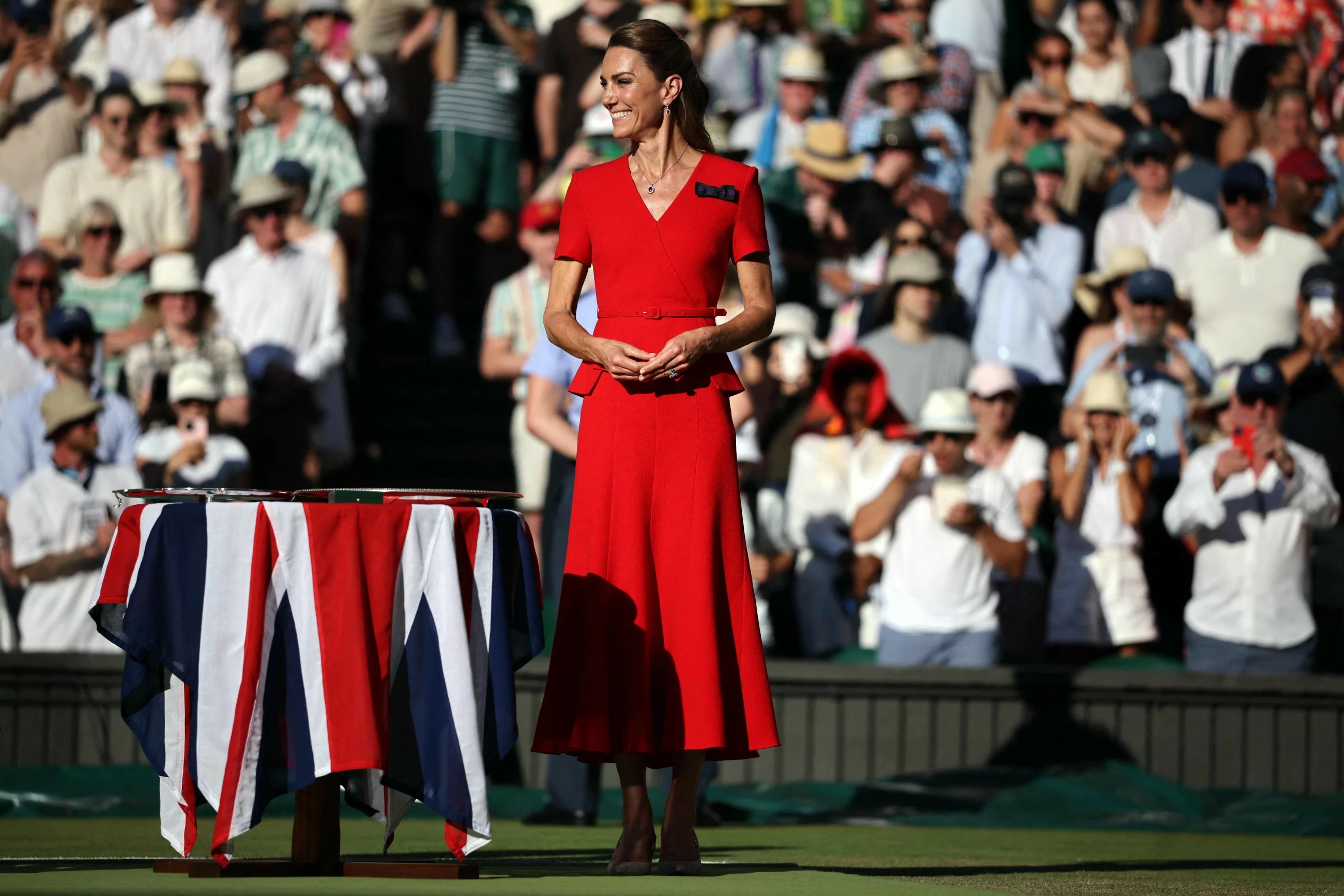 Noskova survives Muchova fightback in all-Czech final to lift Wimbledon trophy
