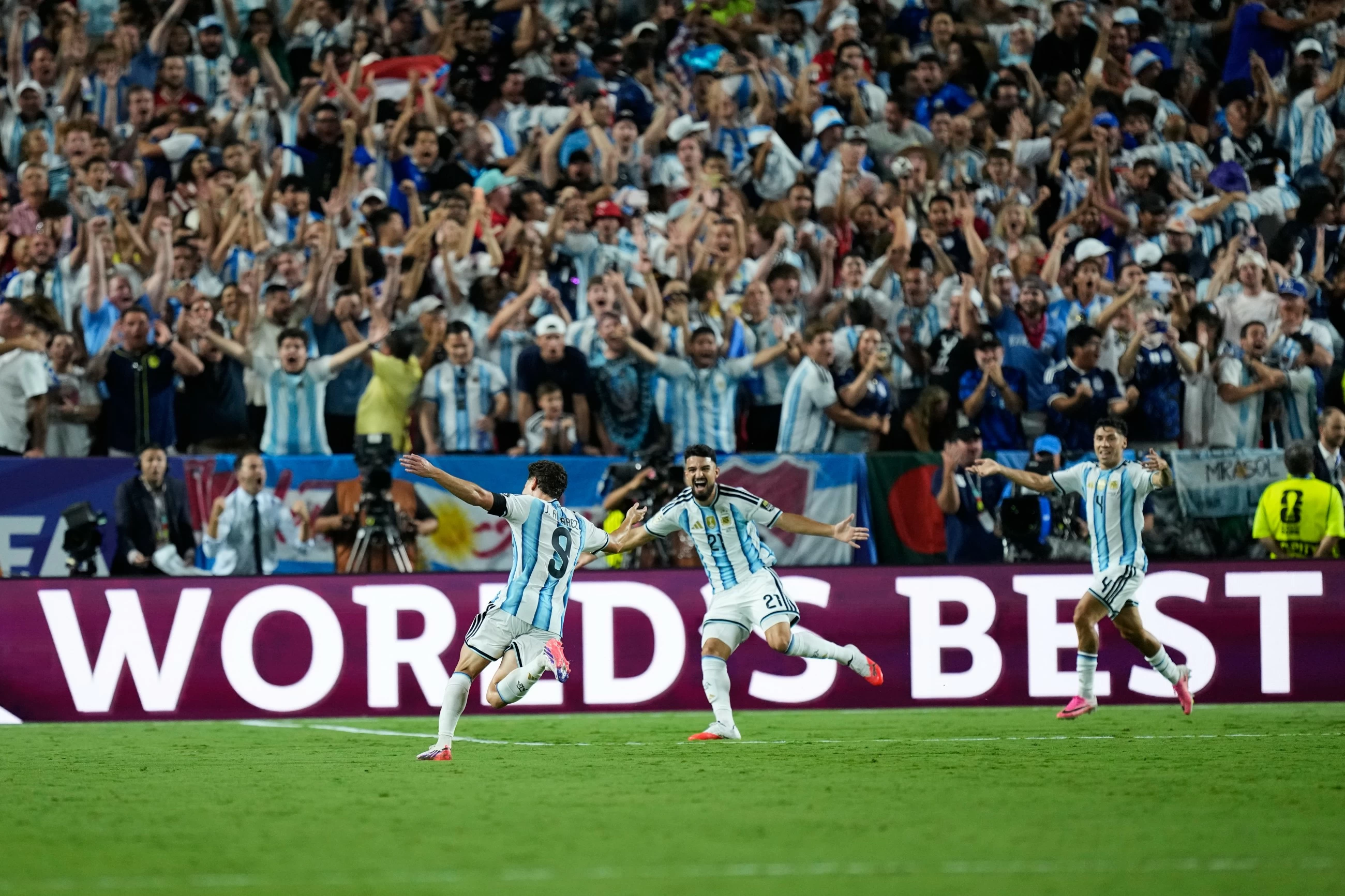 England, Argentina set up World Cup showdown after quarter-final wins
