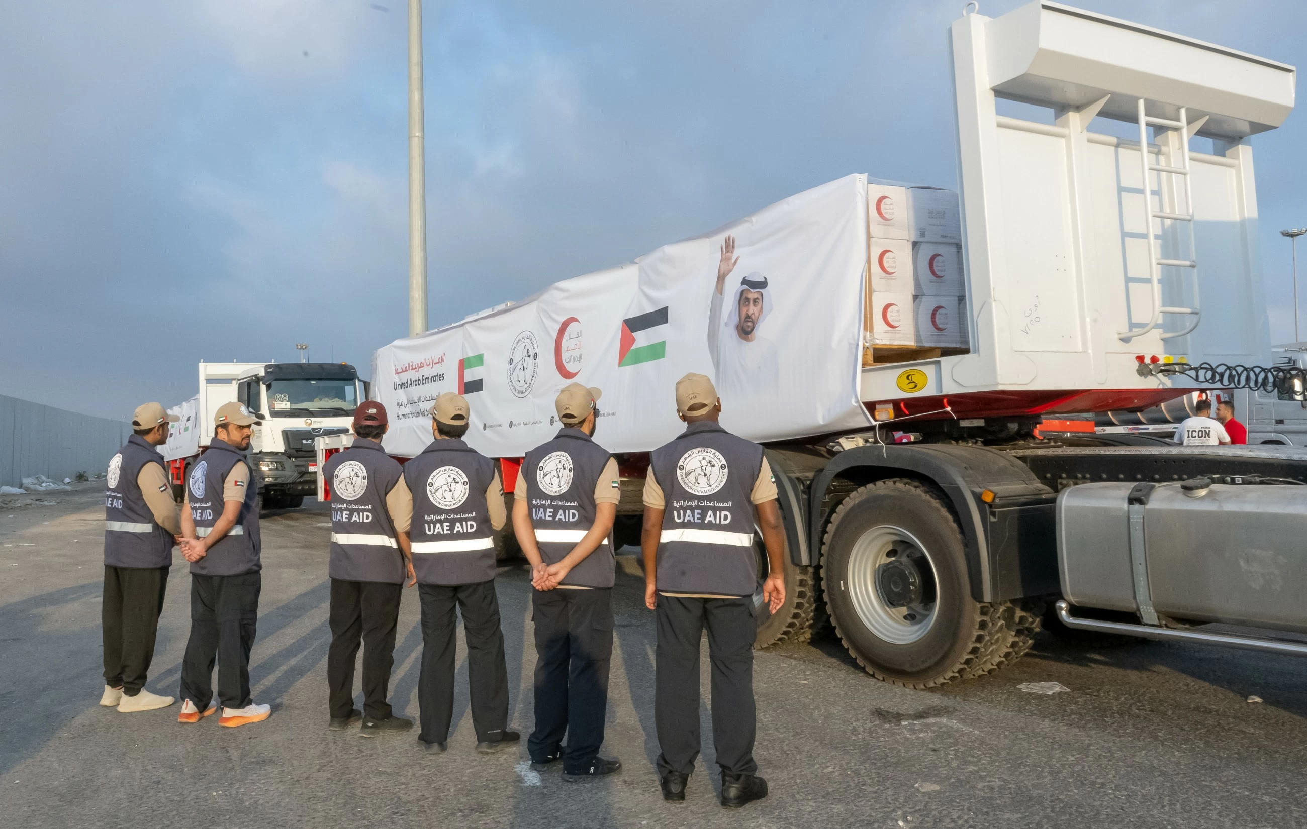 Five UAE aid convoys carrying 792 tonnes of relief supplies enter Gaza Strip