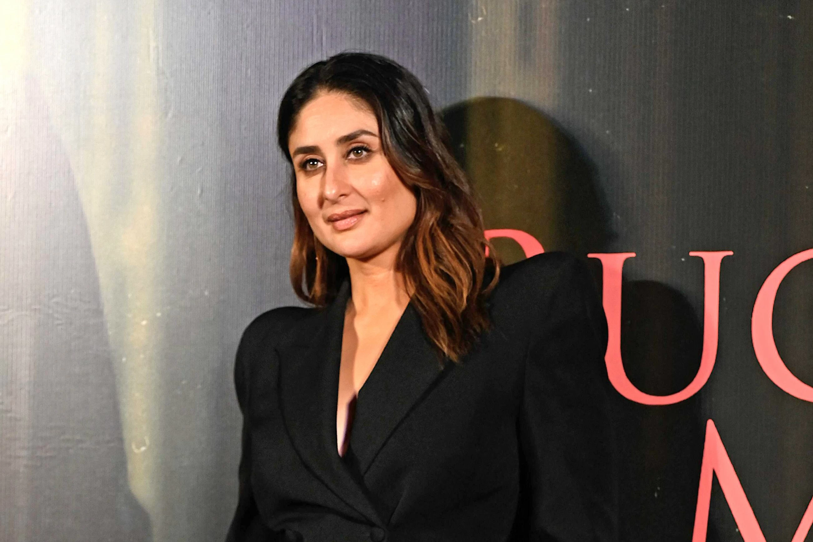 Kareena Kapoor Khan shares glimpses of her summer vacation in Greece