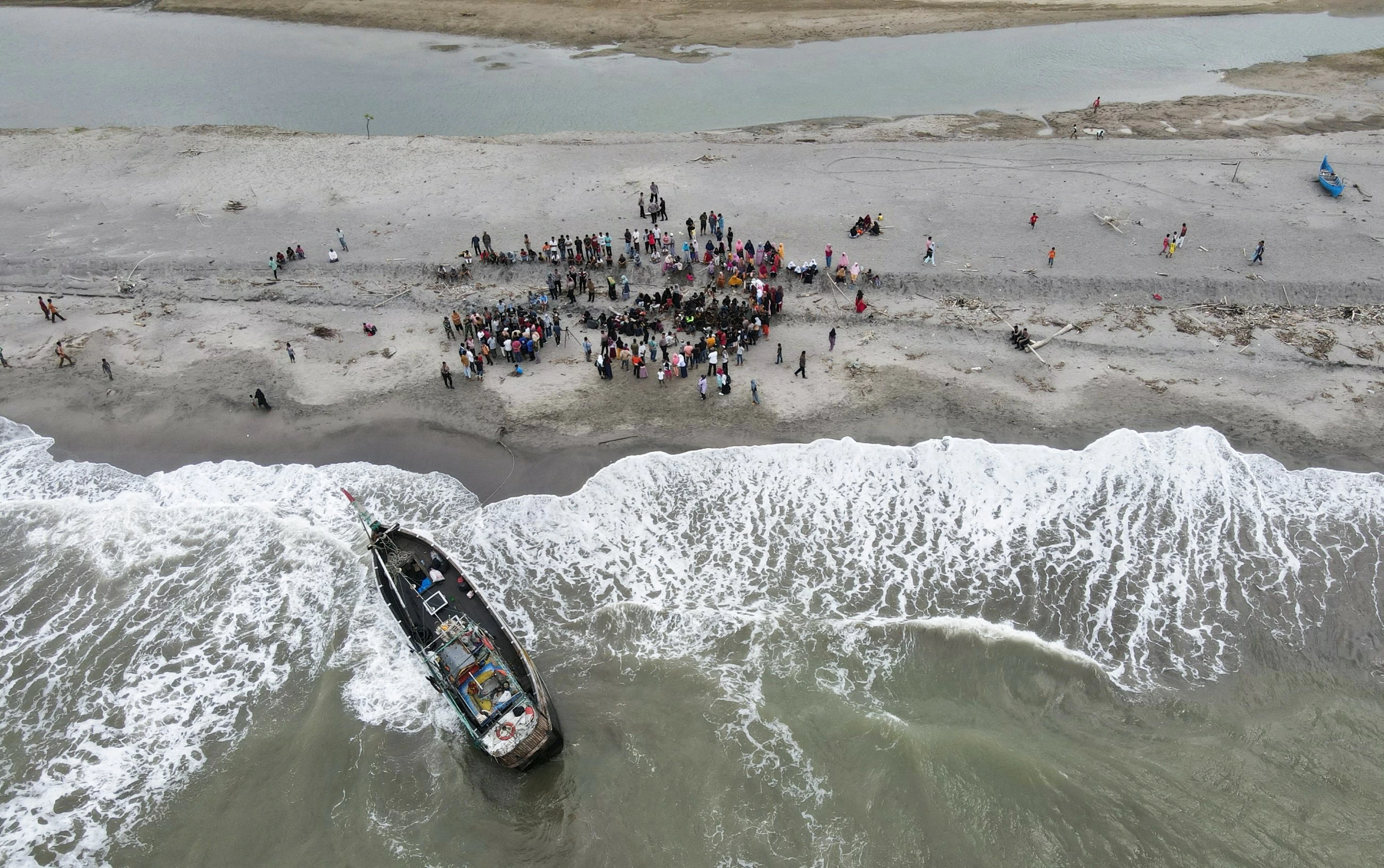Over 500 feared dead after two boats carrying refugees sink off Myanmar, says UN