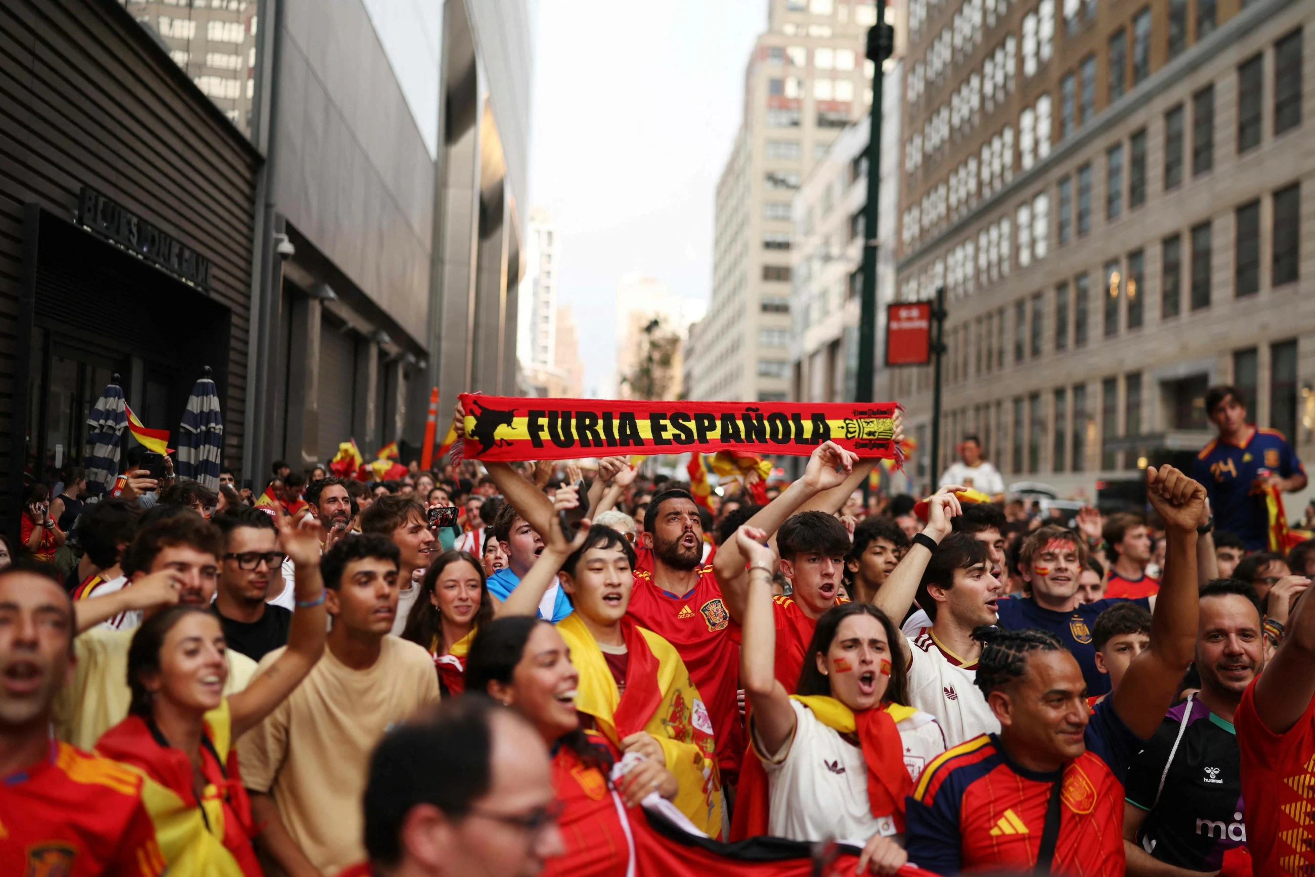 Two golden generations 'collide' as Spain face Argentina in World Cup final tonight