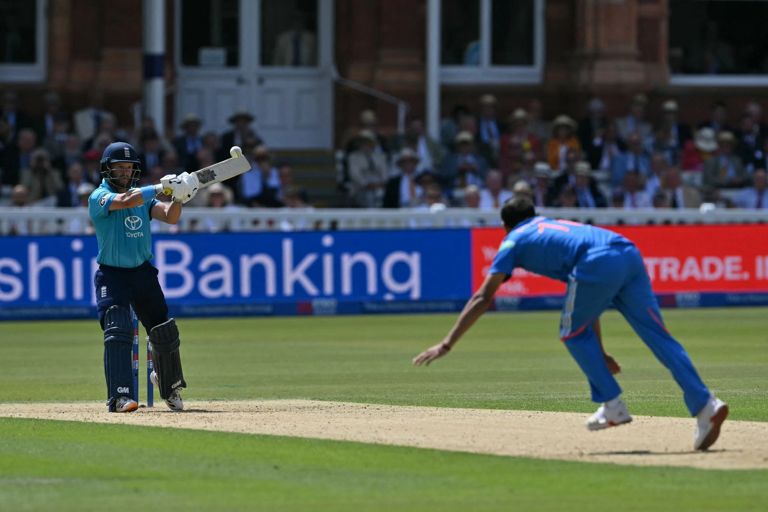 Ton-up Duckett leads England to 387-3 in India ODI decider