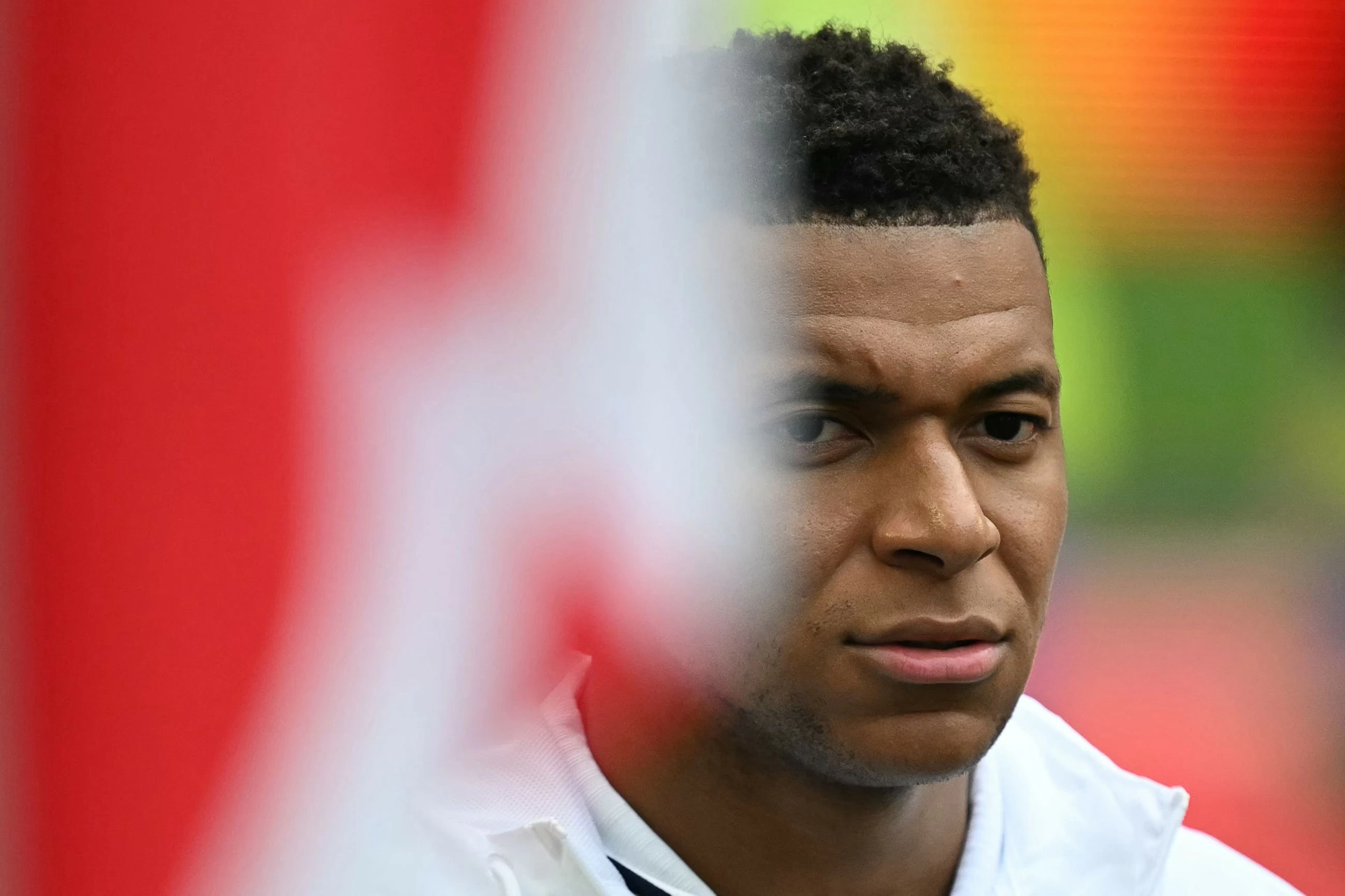 Mbappé gewinnt erneut den Goldenen Schuh, und Spaniens Rodri erhält den ...