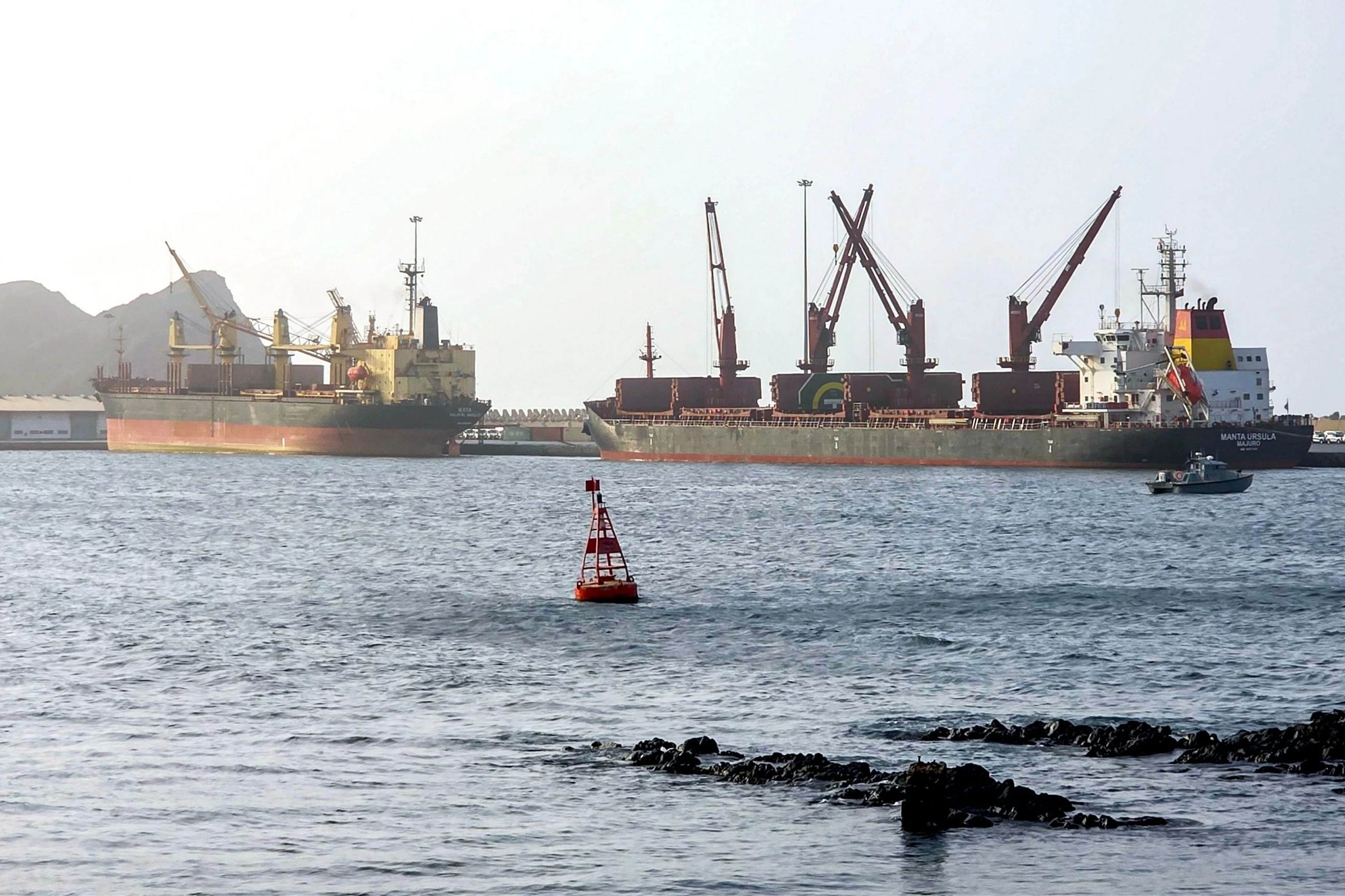 Oil prices dip after US, Iran pause fighting
