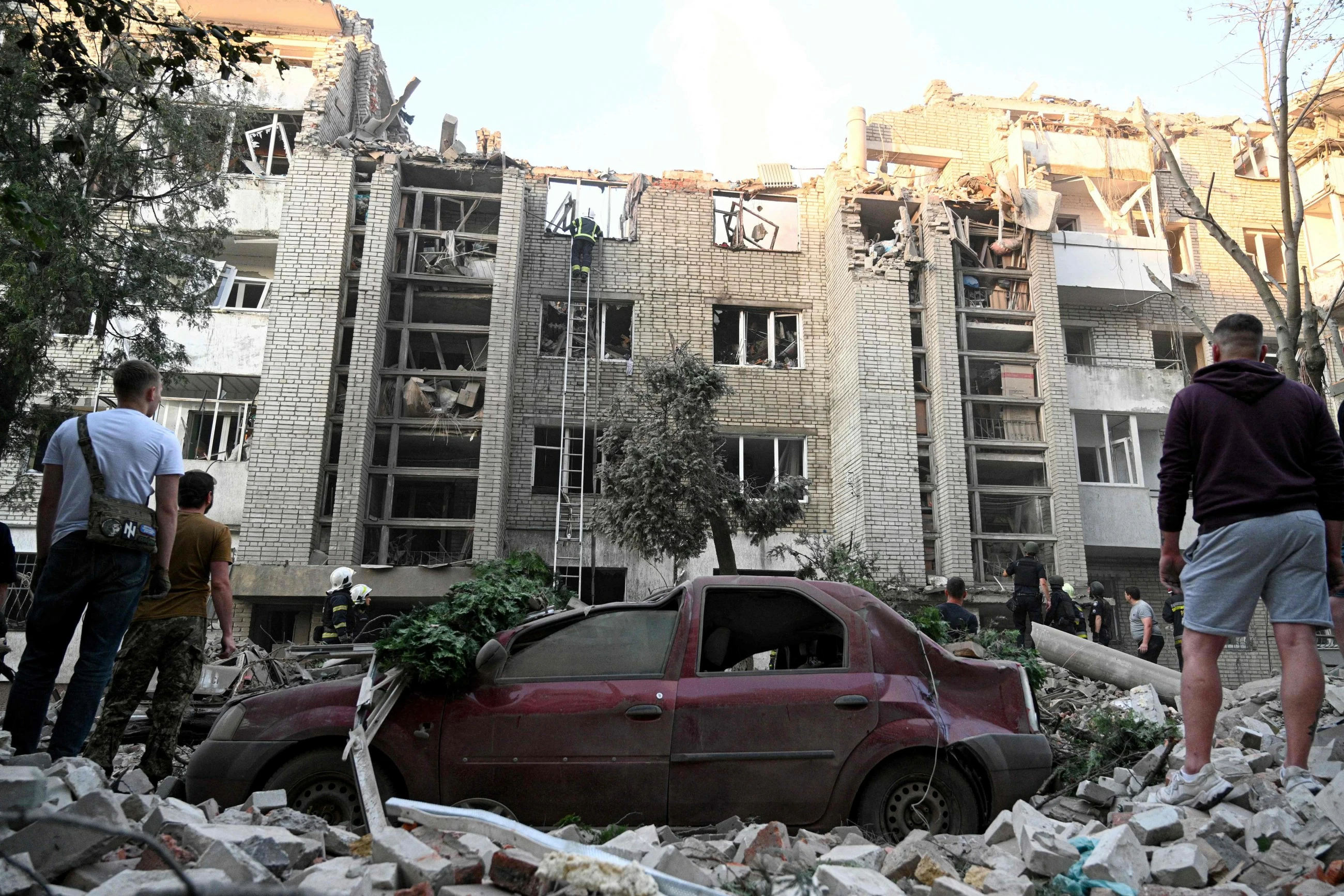 Russian strikes across Ukraine kill 8