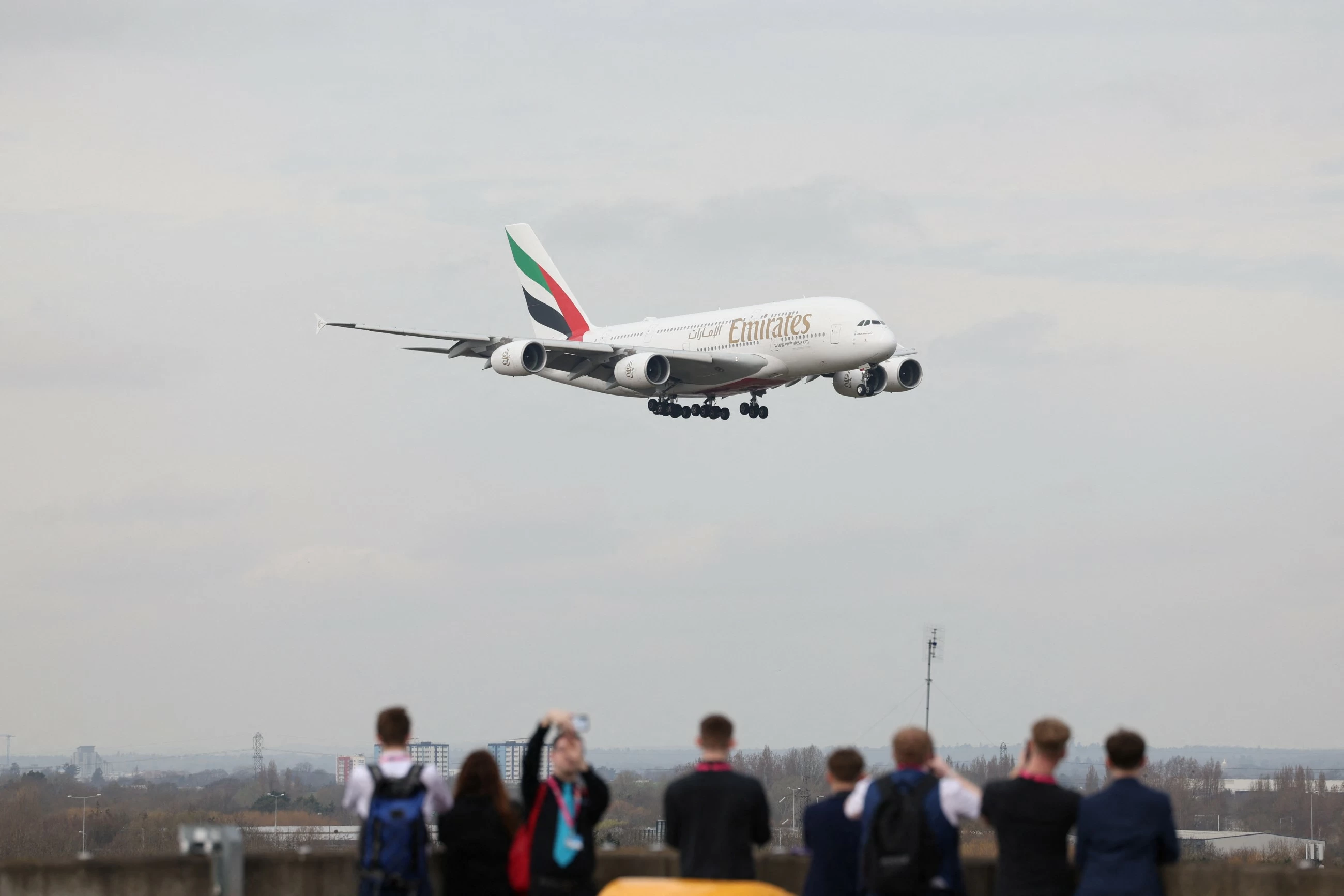 Emirates diverts flight to save passenger, provides hotel accommodation for fliers
