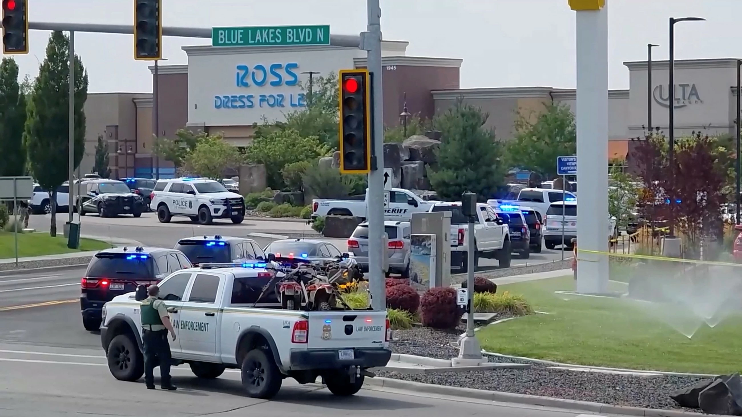 3 dead, 7 injured in US fast food restaurant shooting