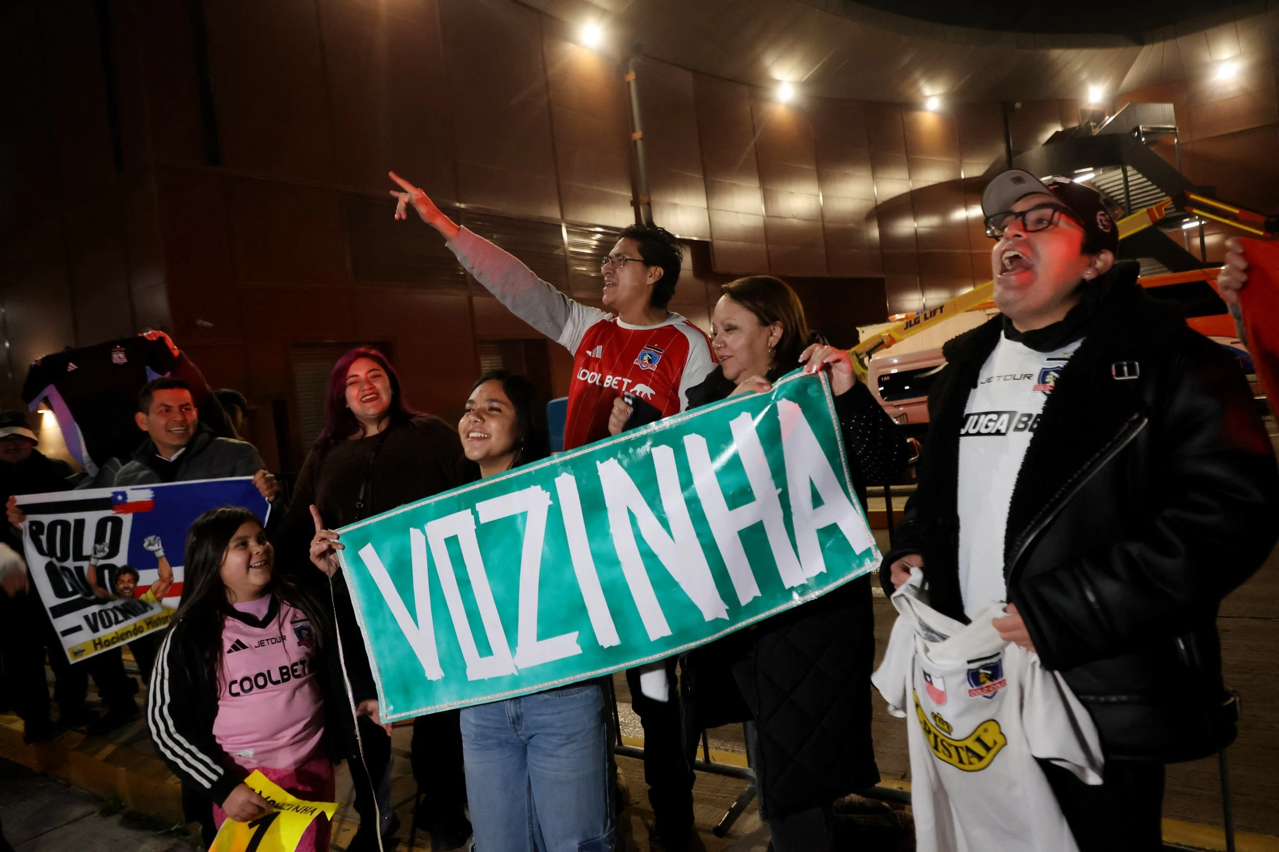 World Cup star Vozinha finally lands in Chile to join Colo Colo