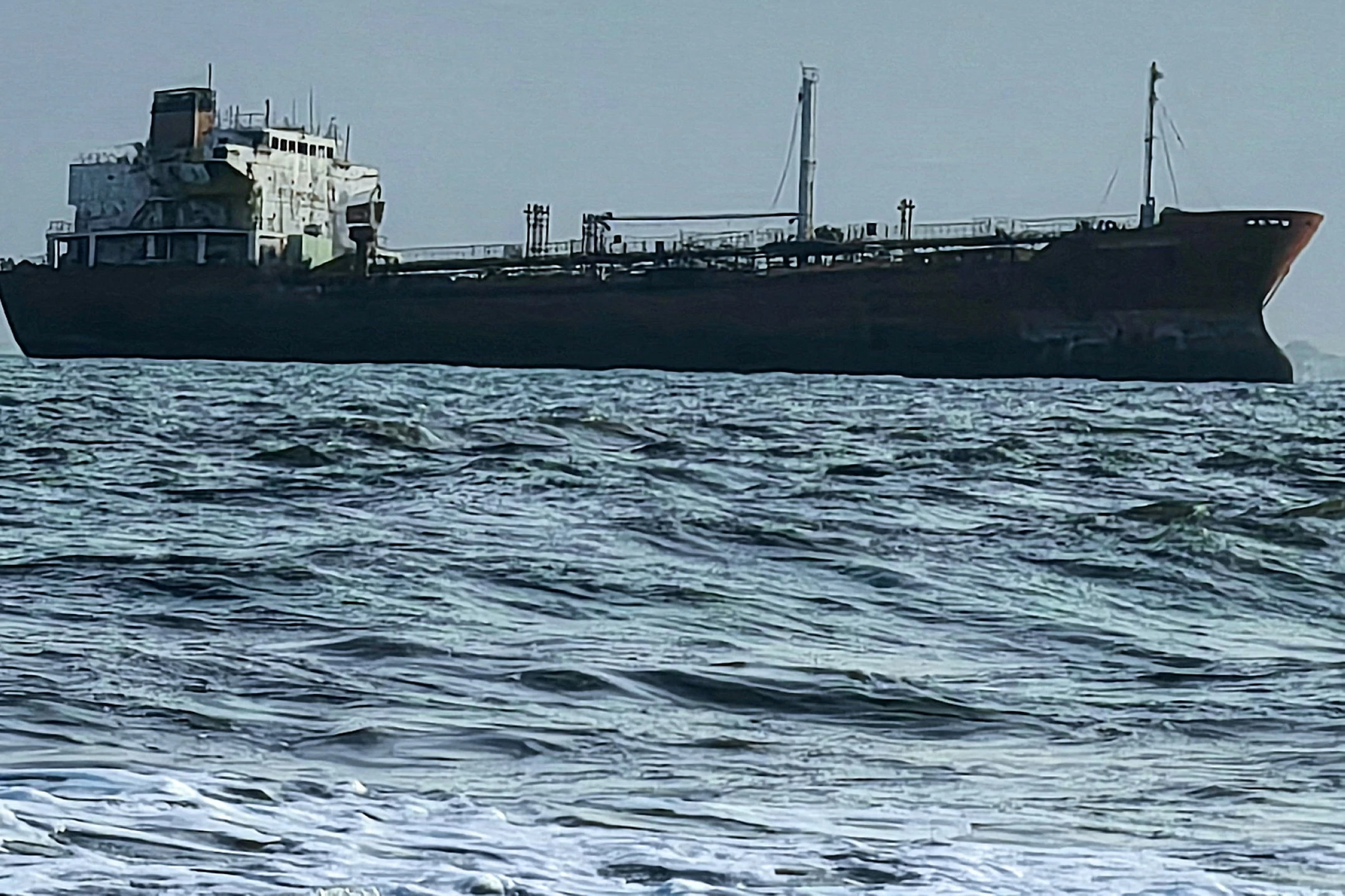 Oil falls after Trump cancels attack on Iran to seek nuclear deal