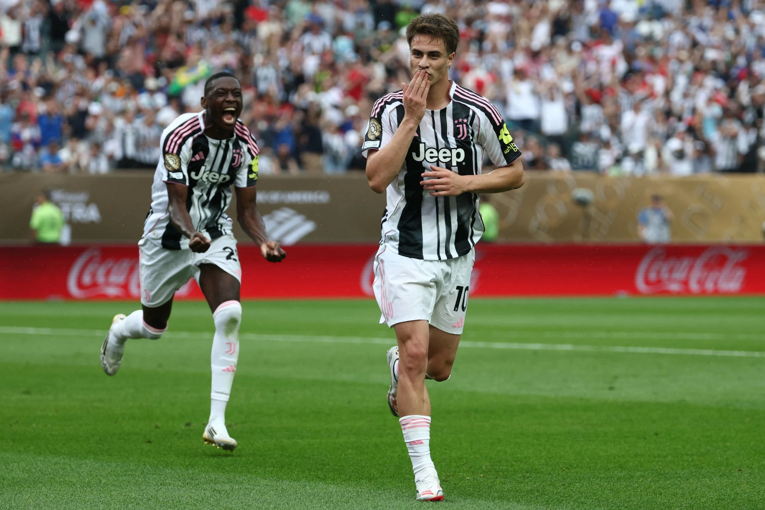 Juventus seal moves for Alajbegovic and Kolo Muani