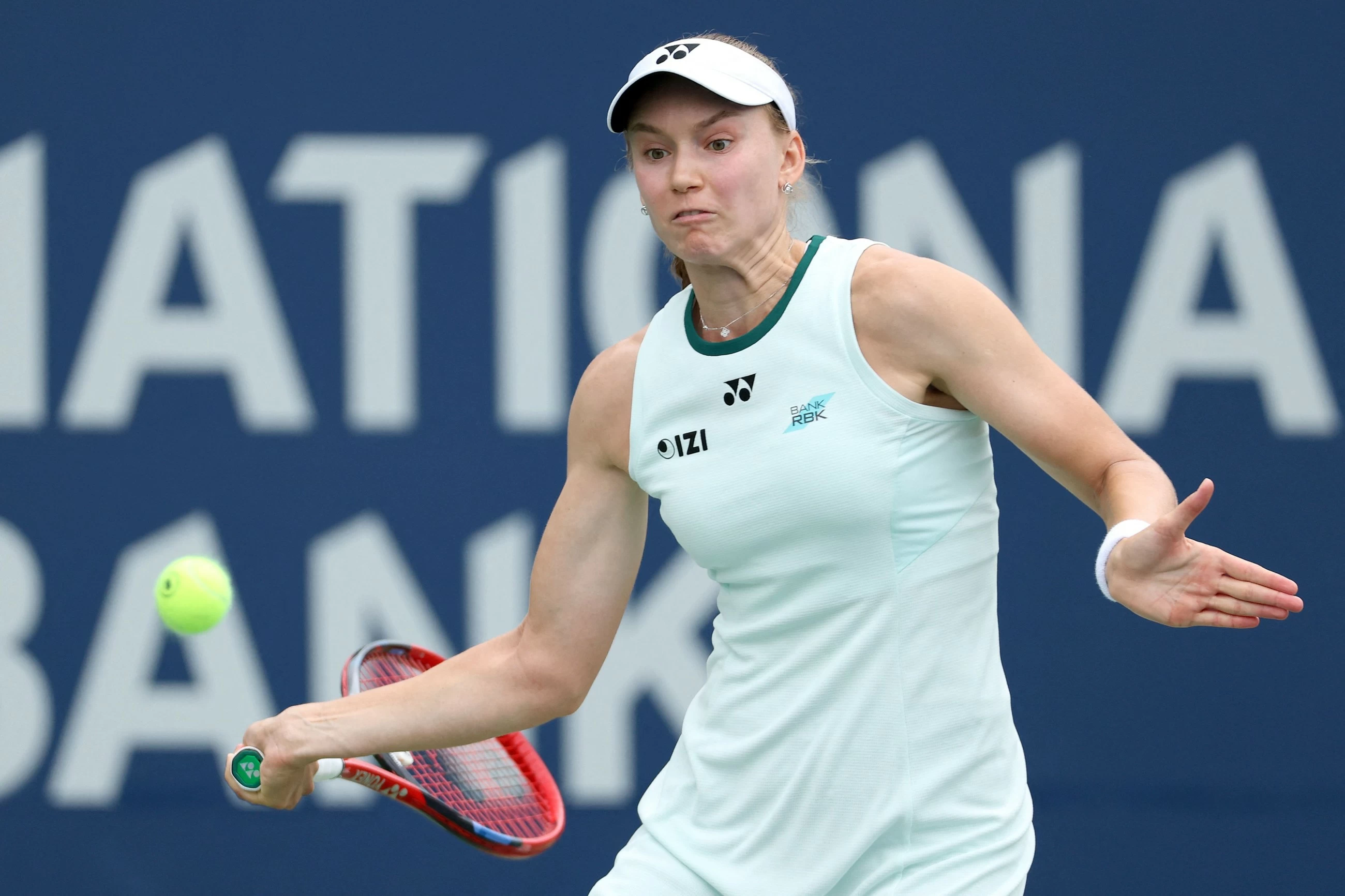 Rybakina advances; Fernandez upsets Andreeva at Toronto Masters