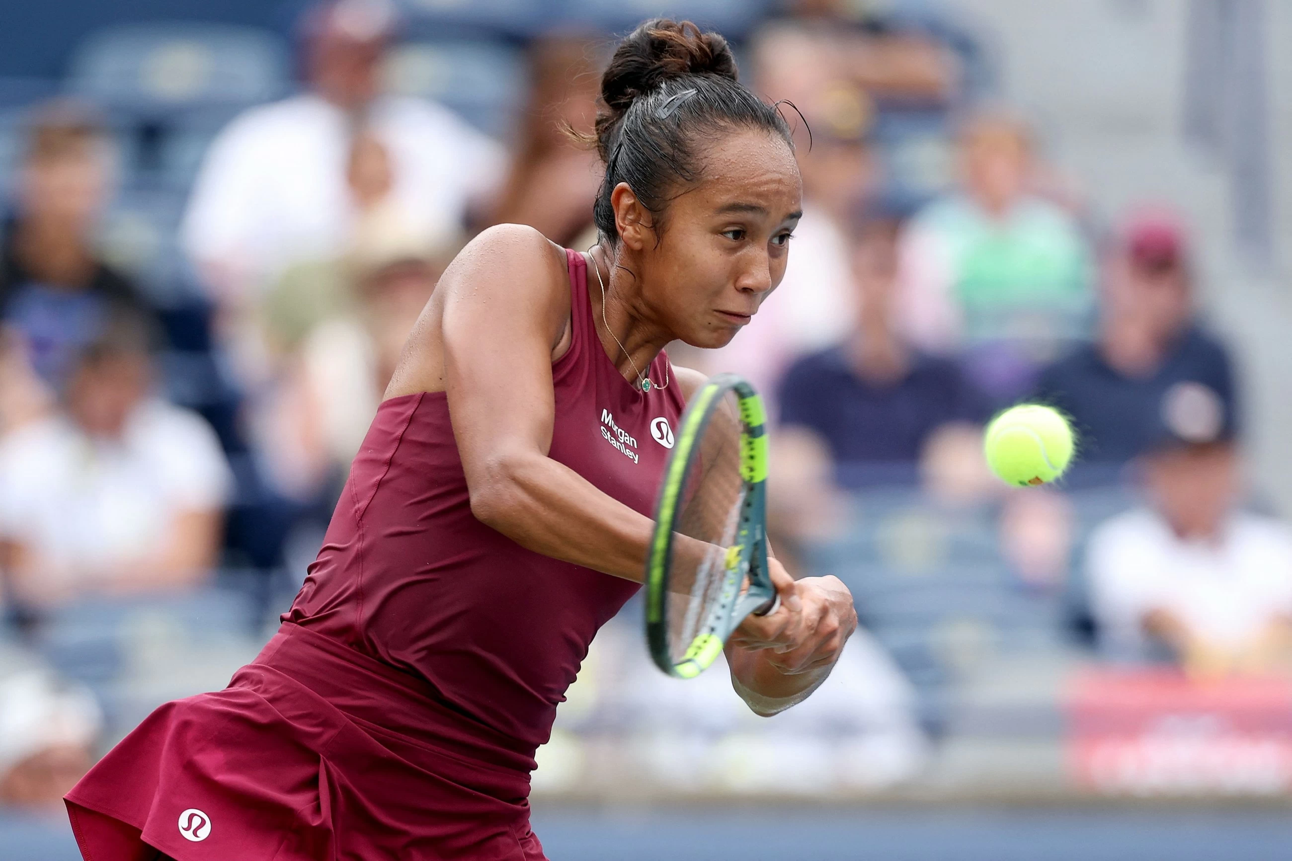 Rybakina advances while Andreeva exits at Toronto