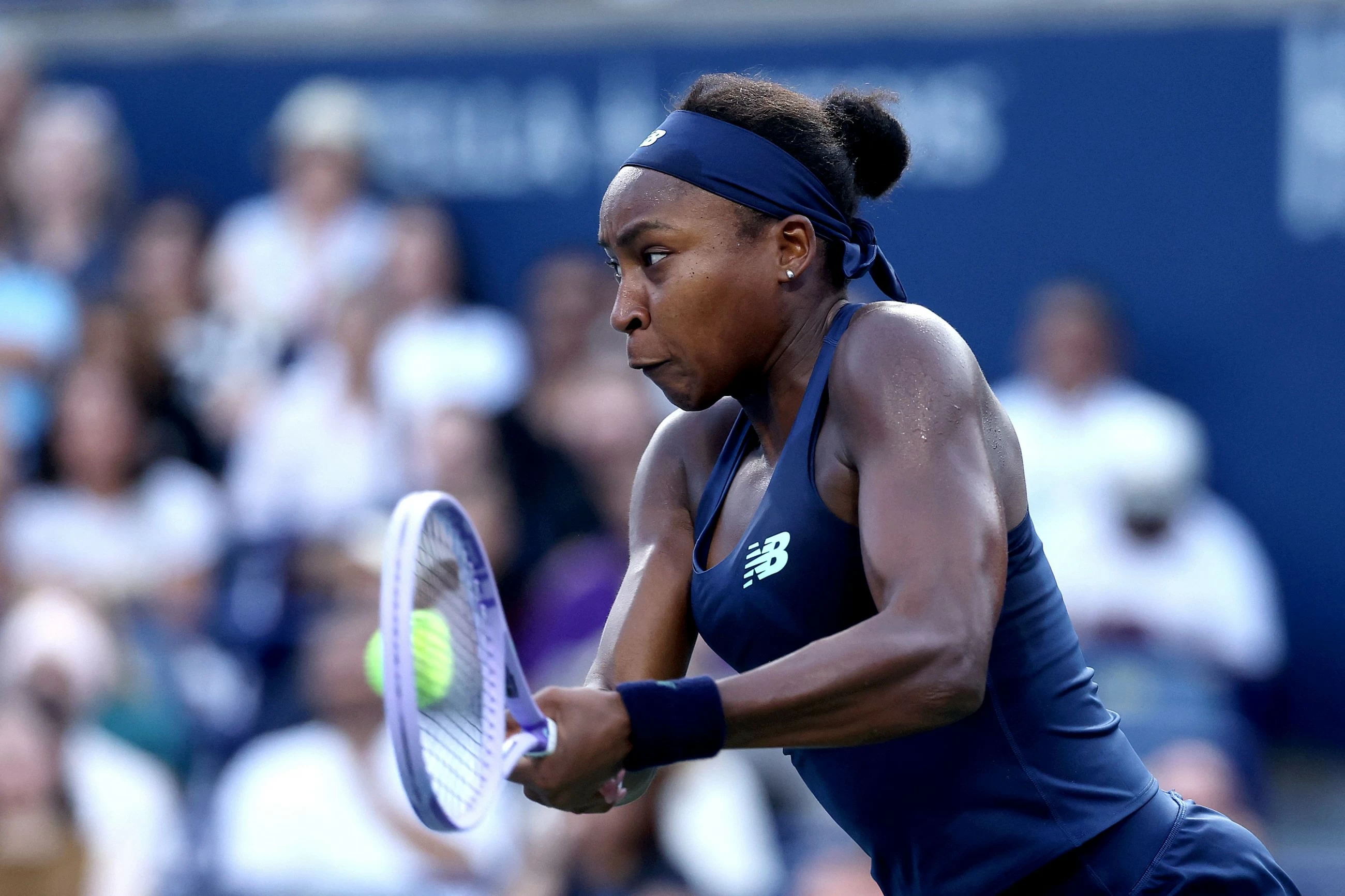 Rybakina advances while Andreeva exits at Toronto